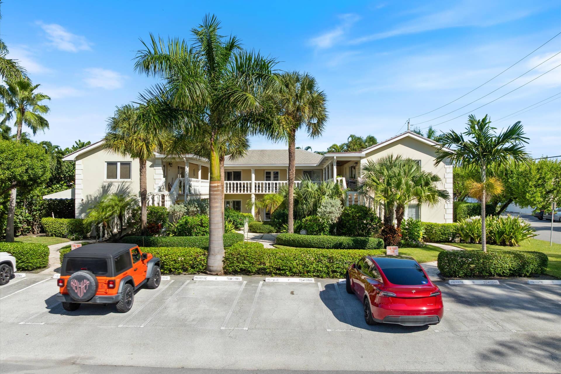 1029 LANGER Way, #4, Delray Beach, FL 33483 Boutique Building of only 8 units with assigned parking.