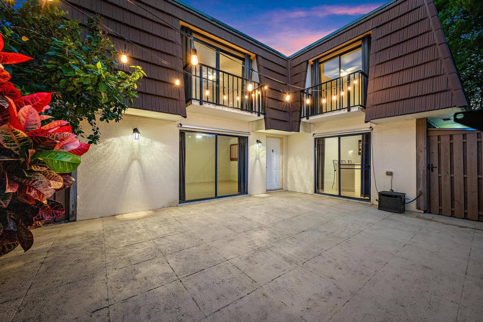 210 2nd Court, Palm Beach Gardens, FL 33410 Patio entrance