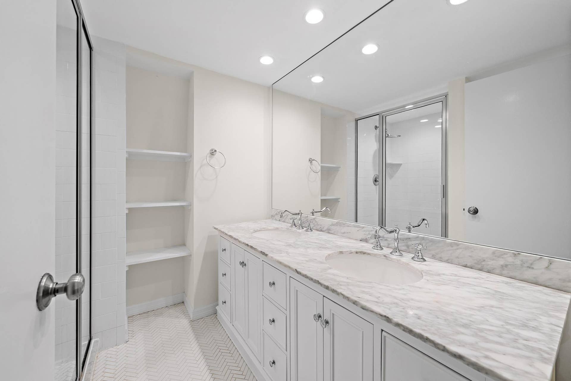 210 2nd Court, Palm Beach Gardens, FL 33410 Primary bedroom ensuite