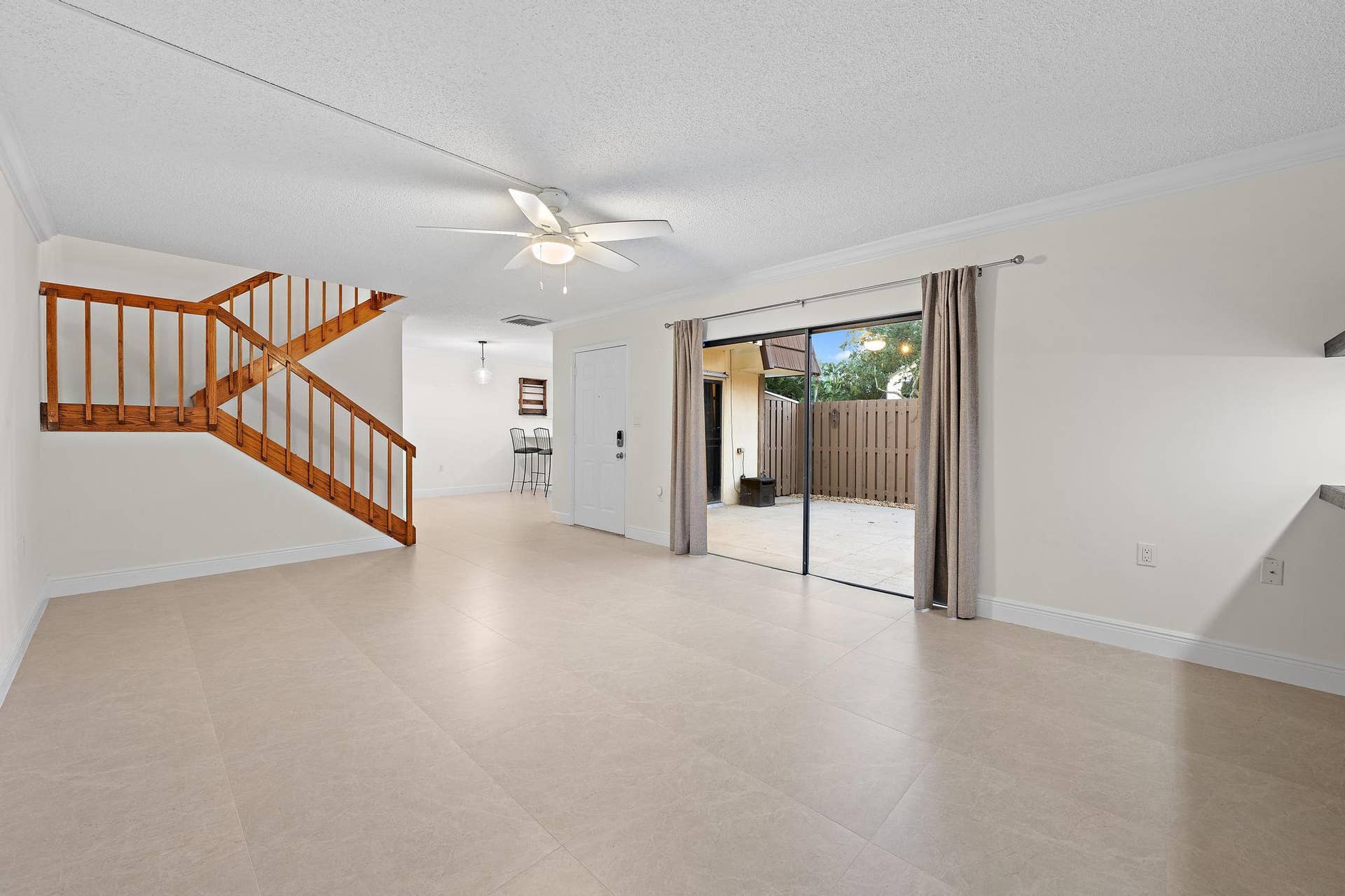 210 2nd Court, Palm Beach Gardens, FL 33410 Living area view 3