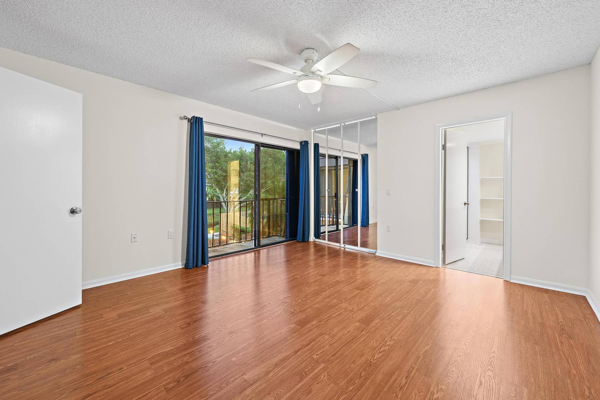 210 2nd Court, Palm Beach Gardens, FL 33410 Primary bedroom