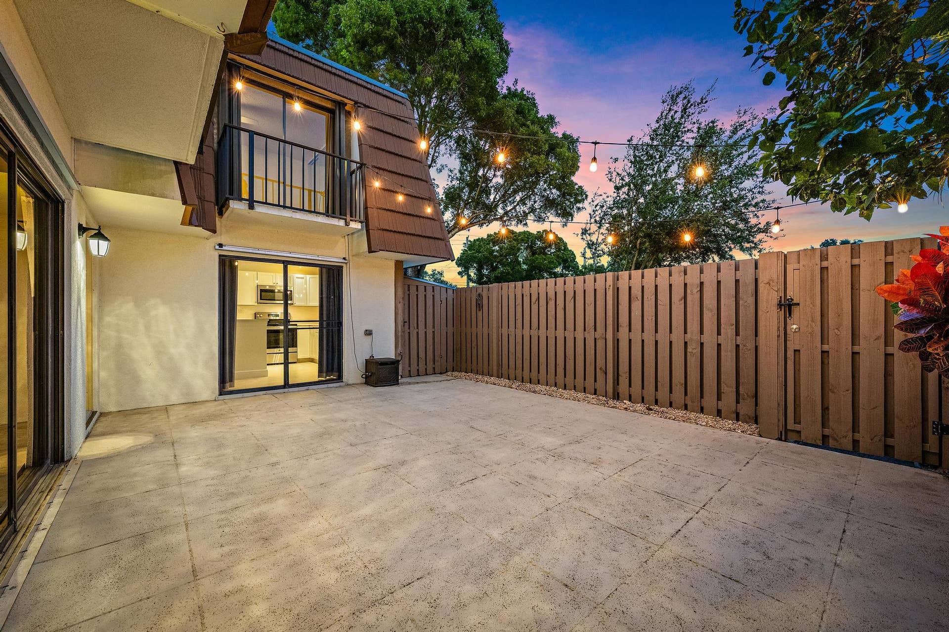 210 2nd Court, Palm Beach Gardens, FL 33410 Patio view 2