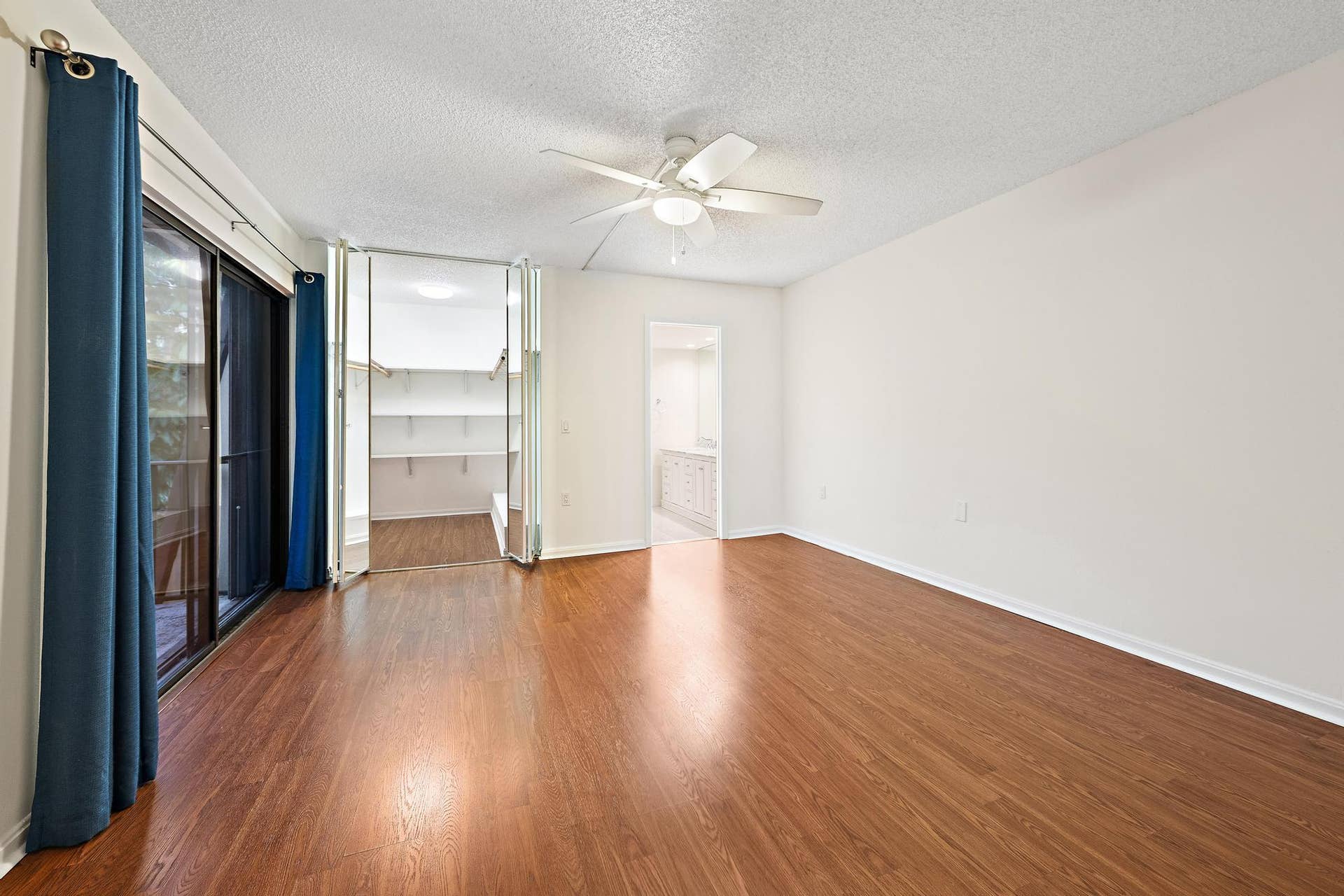 210 2nd Court, Palm Beach Gardens, FL 33410 Primary bedroom with walk in closet open