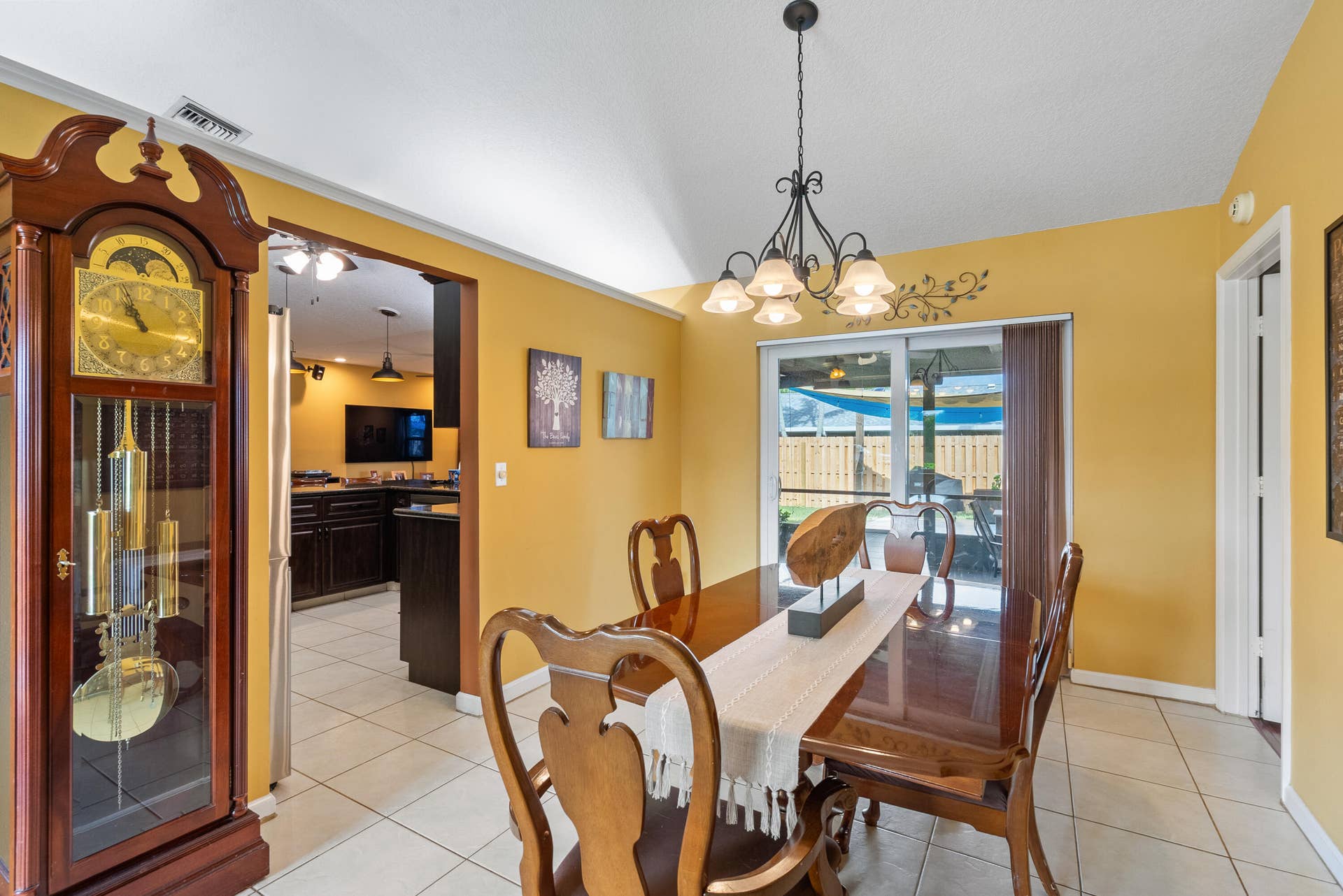 1119 SEA PINES Way, Lantana, FL 33462 formal living room