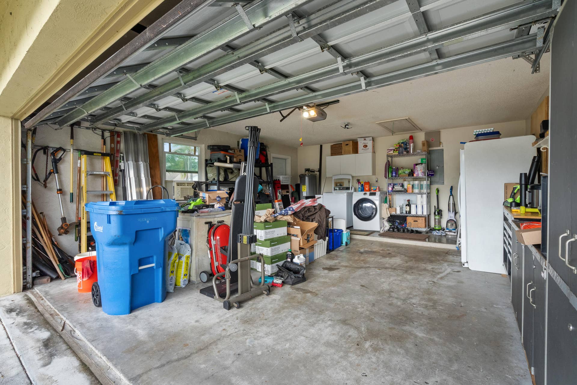 1119 SEA PINES Way, Lantana, FL 33462 2 car garage
