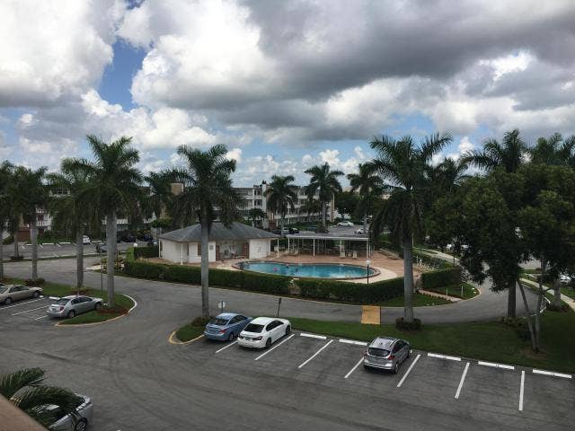2014 Cornwall A, Boca Raton, FL 33434 Cornwall Pool