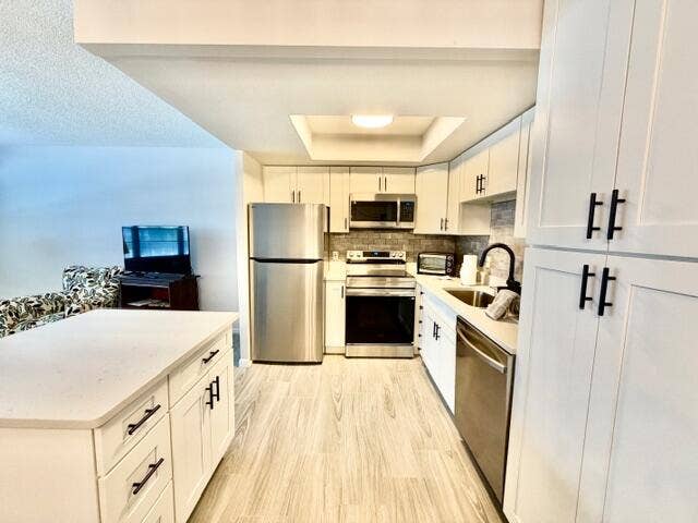 2014 Cornwall A, Boca Raton, FL 33434 Open Kitchen