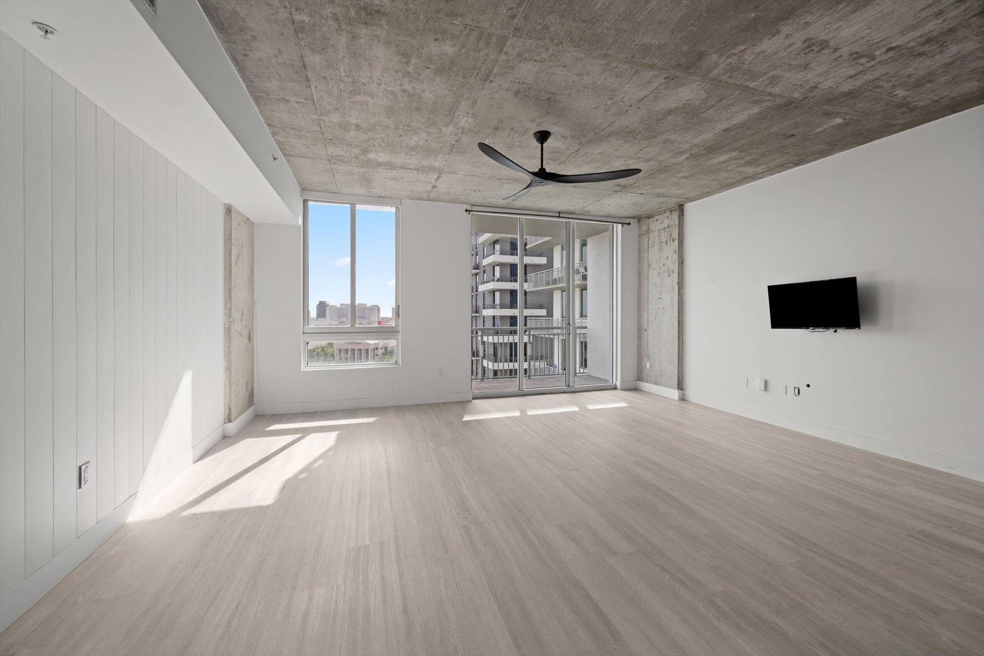 300 S Australian Avenue, #1103, West Palm Beach, FL 33401 09-DSC_8349