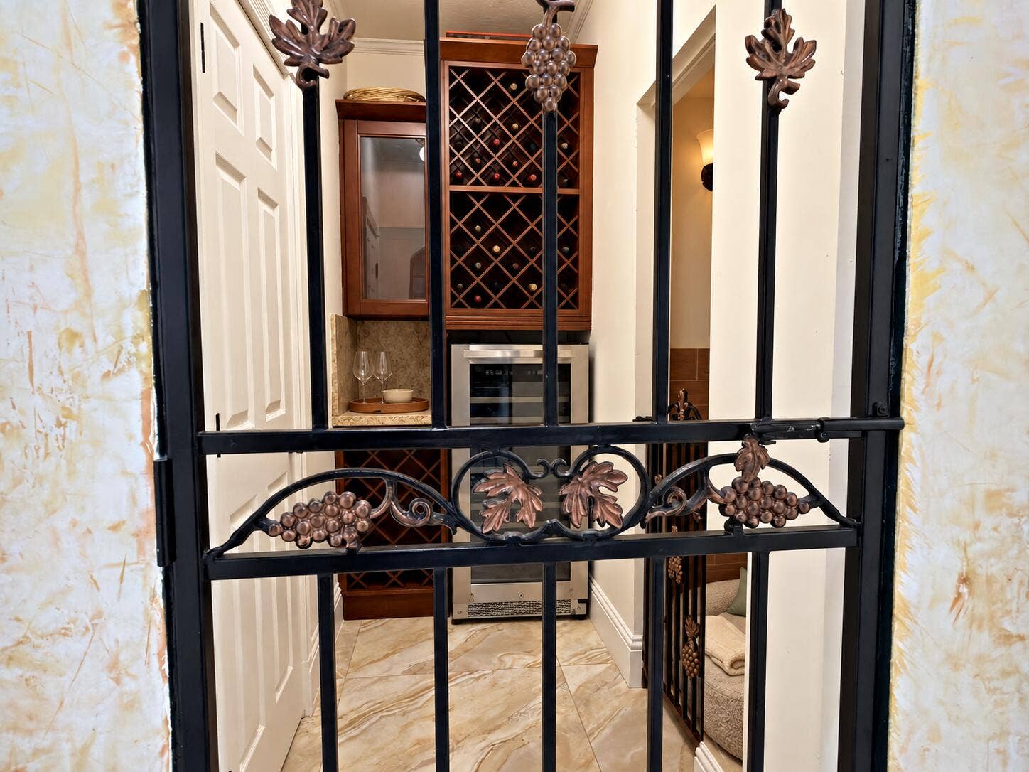 11050 HARBOUR SPRINGS Circle, Boca Raton, Boca Raton, FL 33428 Wine 1
