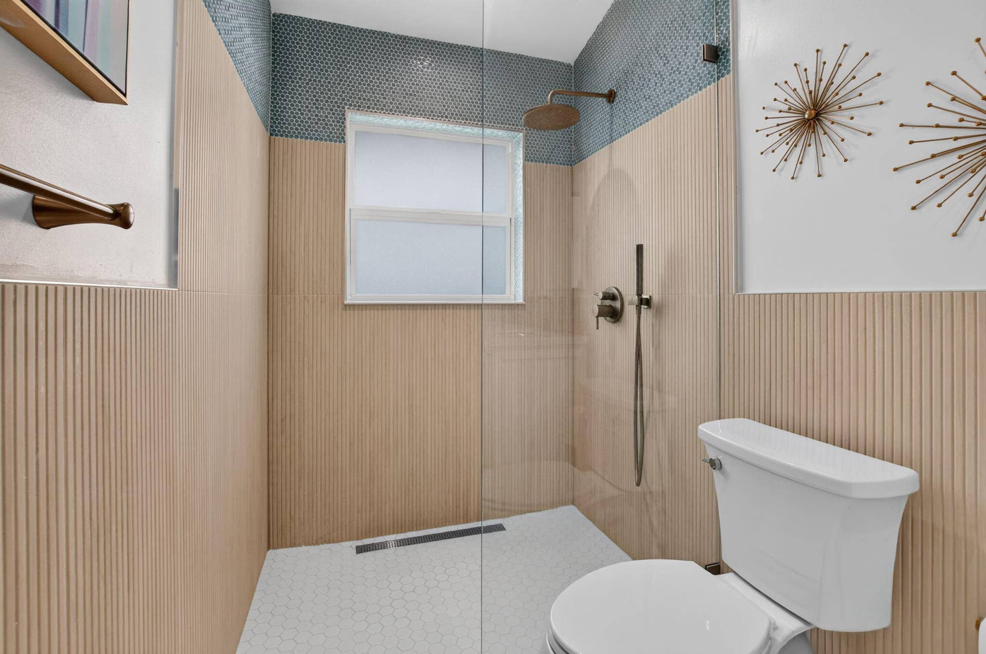 5745 Aspen Ridge Court, Delray Beach, FL 33484 Guest Bath