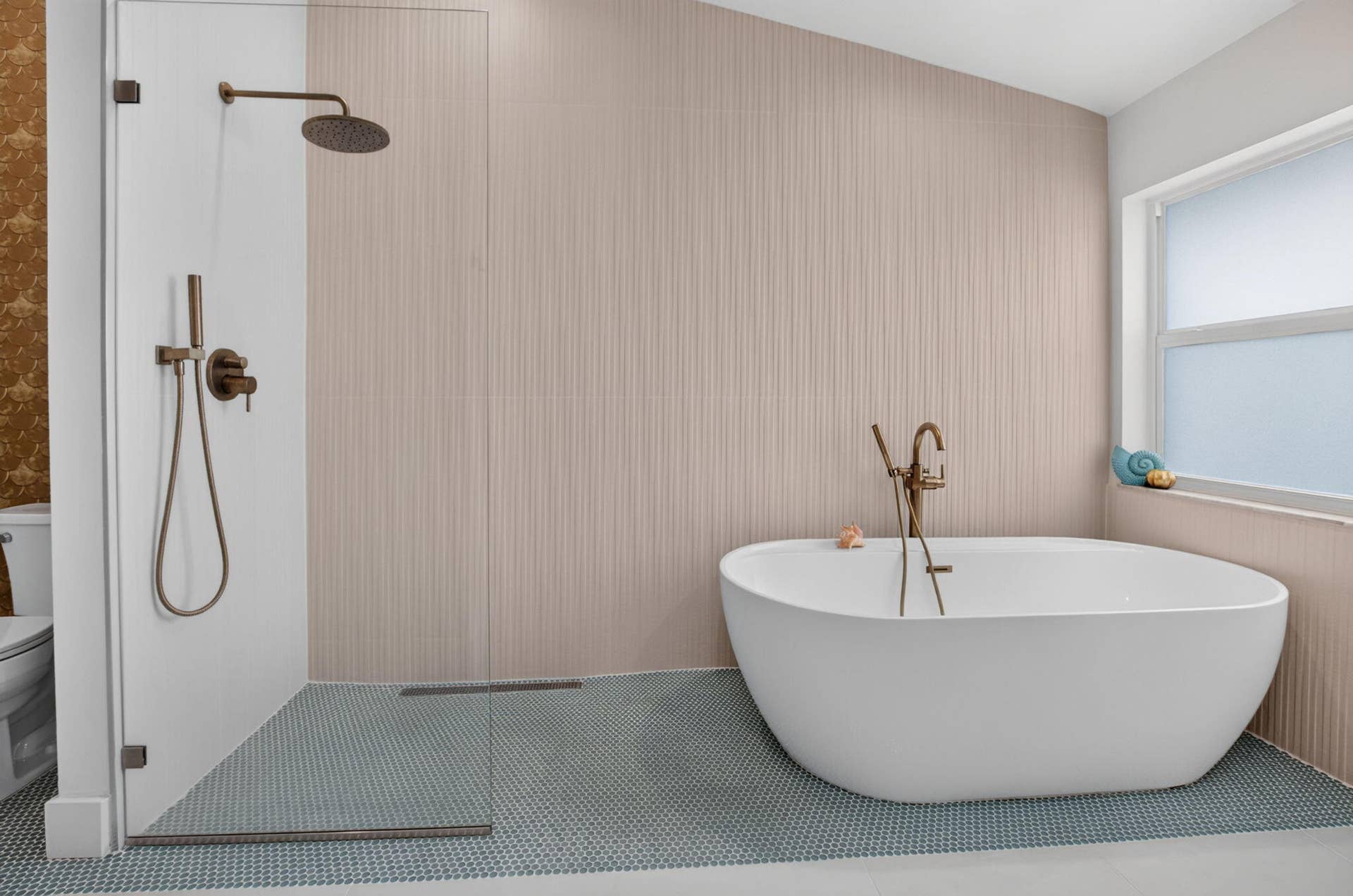 5745 Aspen Ridge Court, Delray Beach, FL 33484 Frameless glass, freestanding tub, upgraded tile