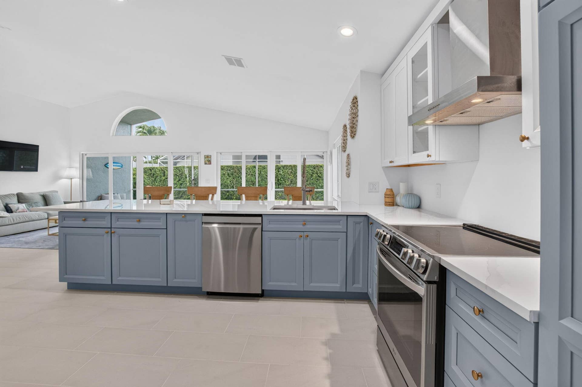 5745 Aspen Ridge Court, Delray Beach, FL 33484 Kitchen Island