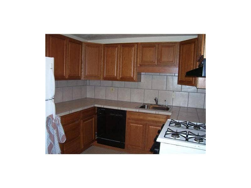 138 SW 21ST Way, Fort Lauderdale, FL 33312 Kitchen