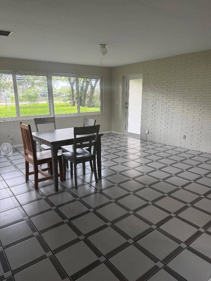 138 SW 21ST Way, Fort Lauderdale, FL 33312 Spacious Living area