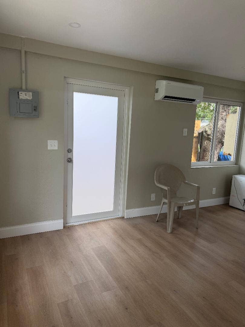 138 SW 21ST Way, Fort Lauderdale, FL 33312 Efficiency Room with bath