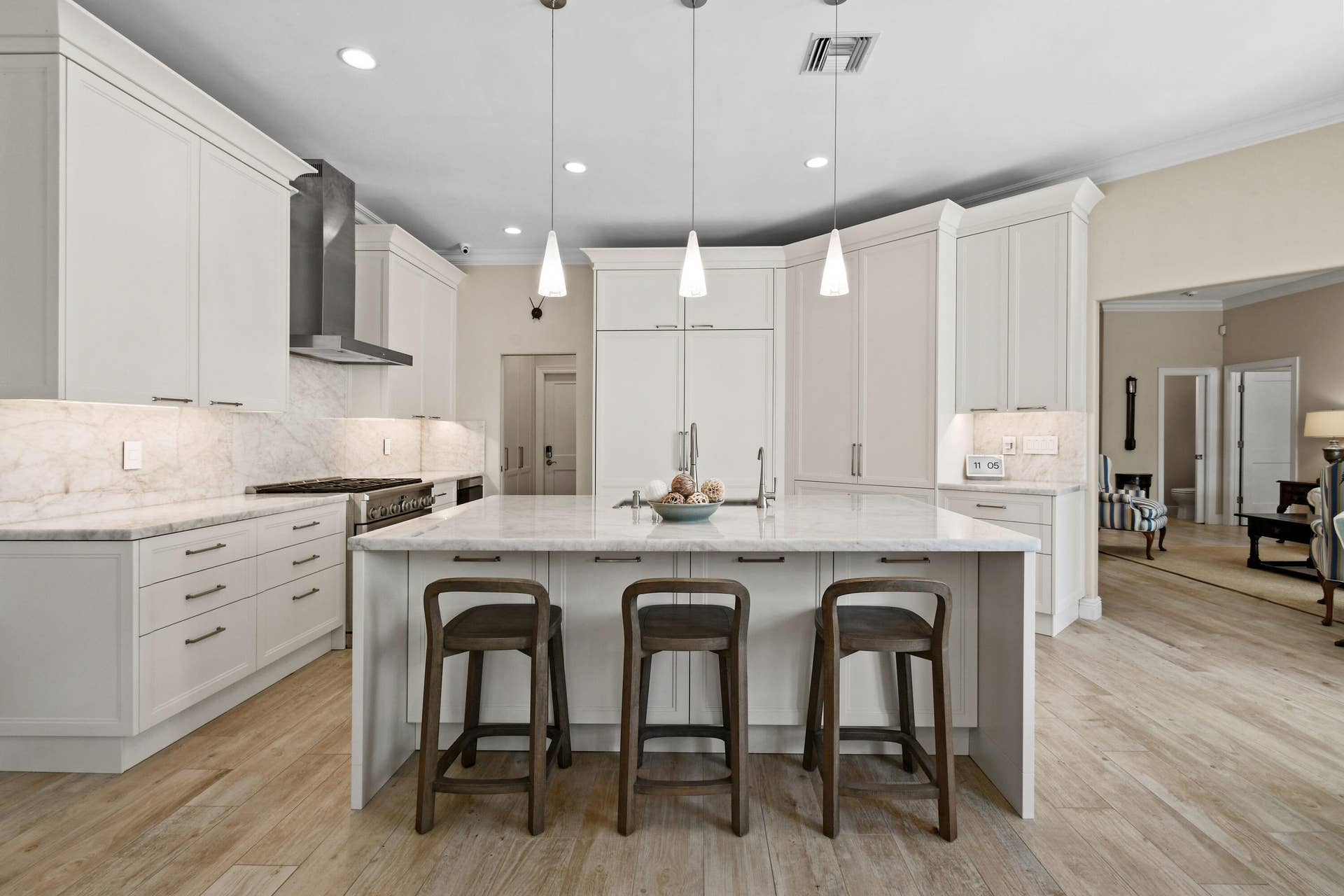 524 PHEASANT Lane N, Jupiter, FL 33458 Kitchen Island