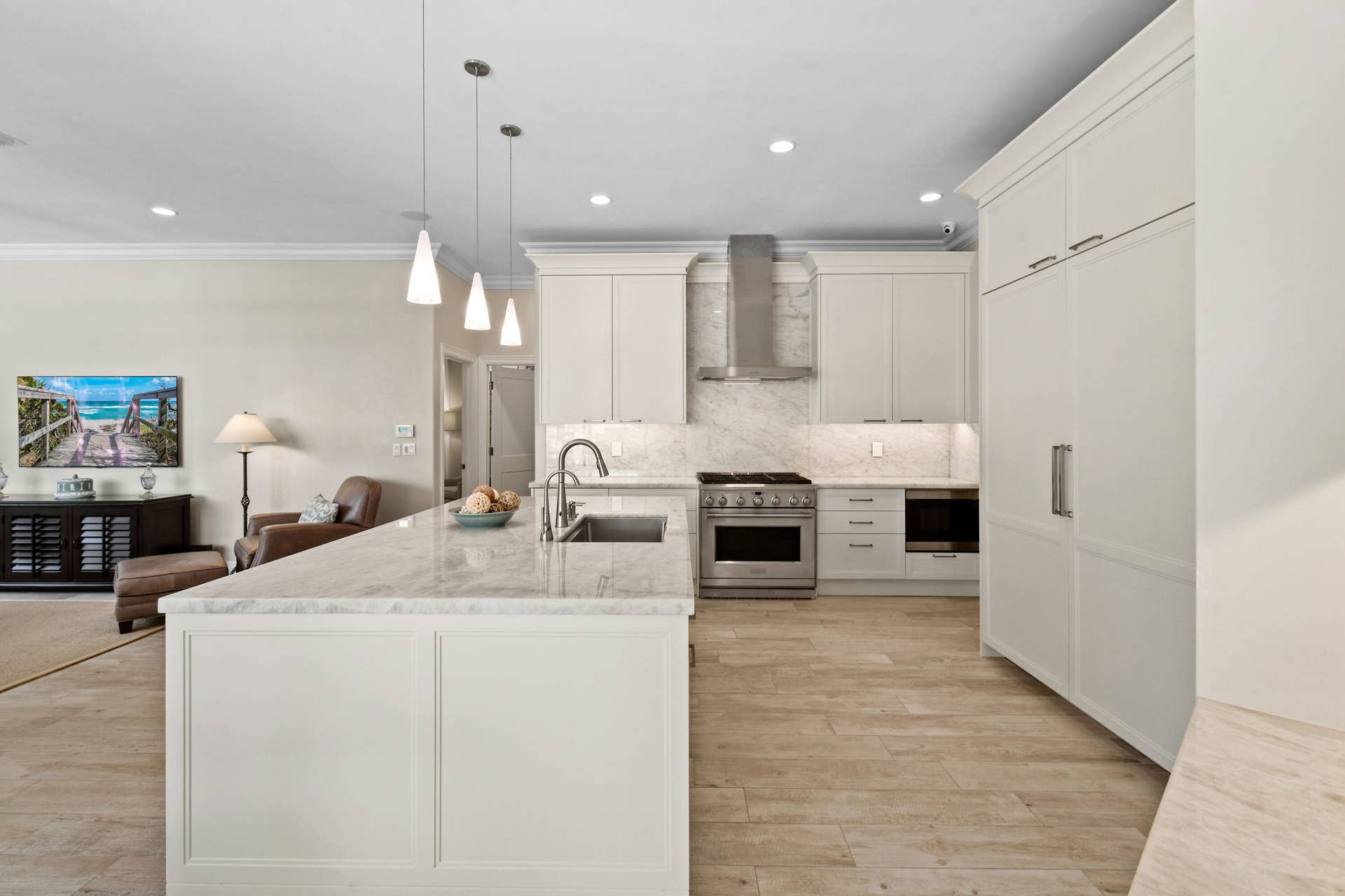 524 PHEASANT Lane N, Jupiter, FL 33458 Custom Downsview Kitchen