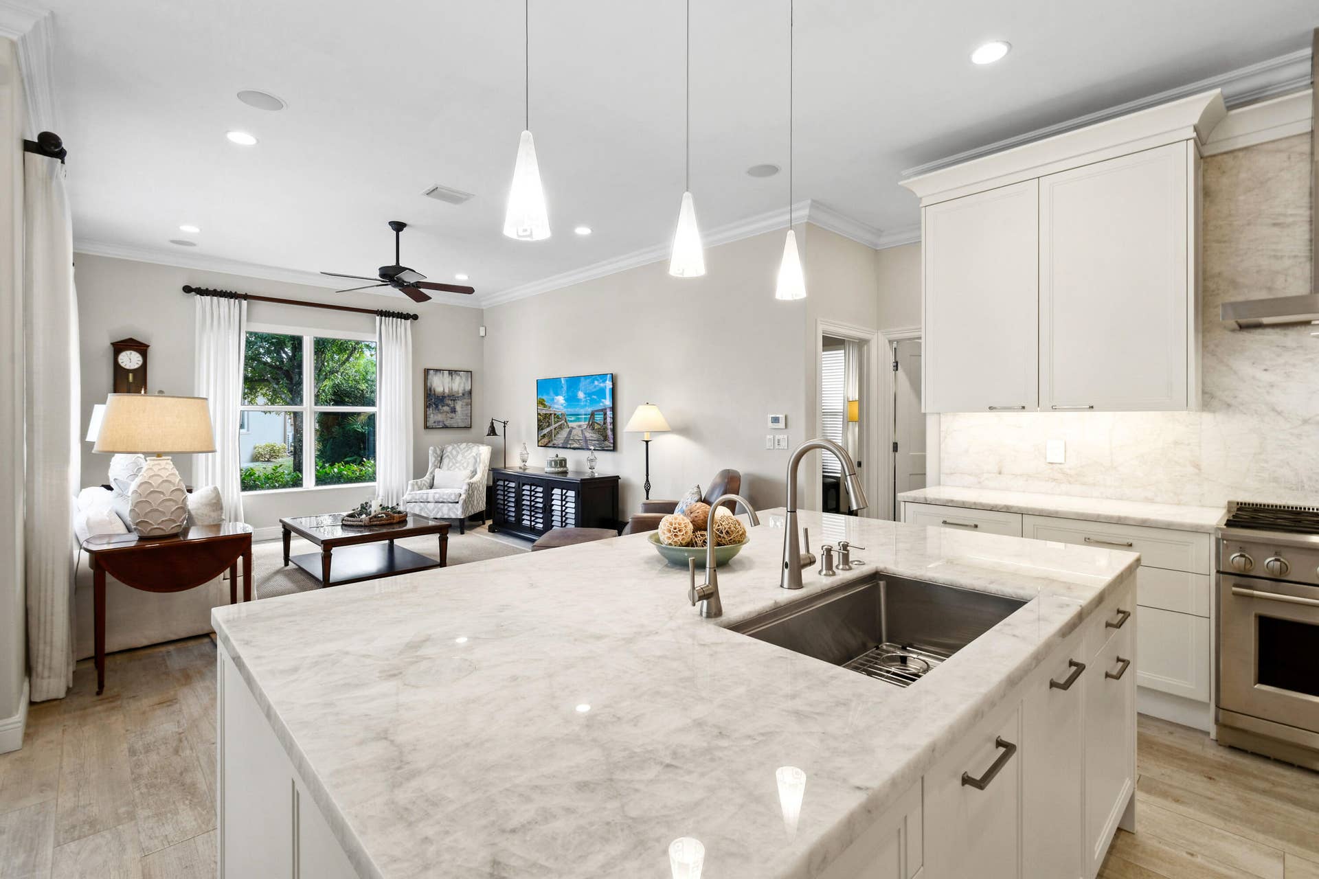 524 PHEASANT Lane N, Jupiter, FL 33458 Crystallo Quartzite