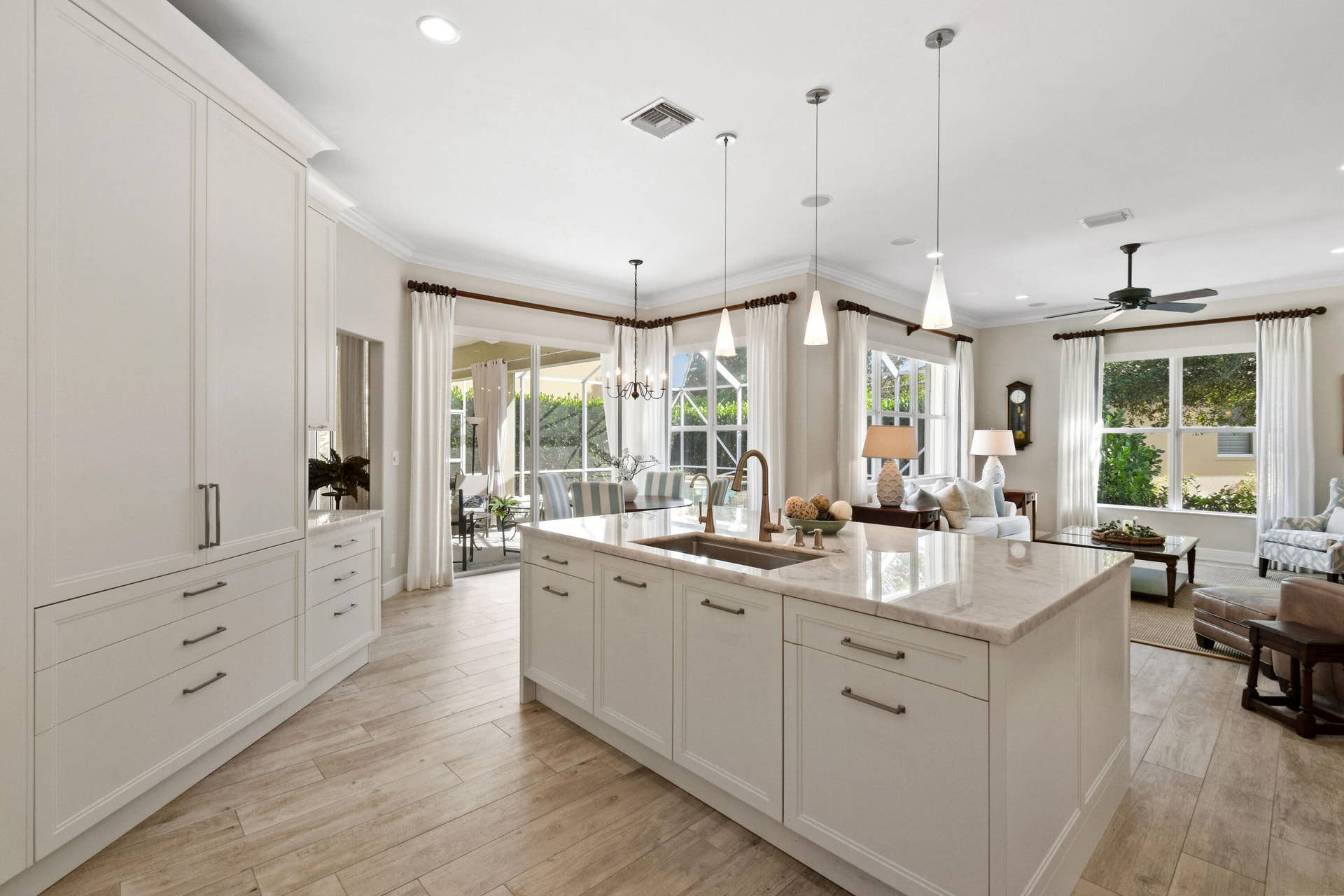 524 PHEASANT Lane N, Jupiter, FL 33458 Miele Refrigerator/Freezer