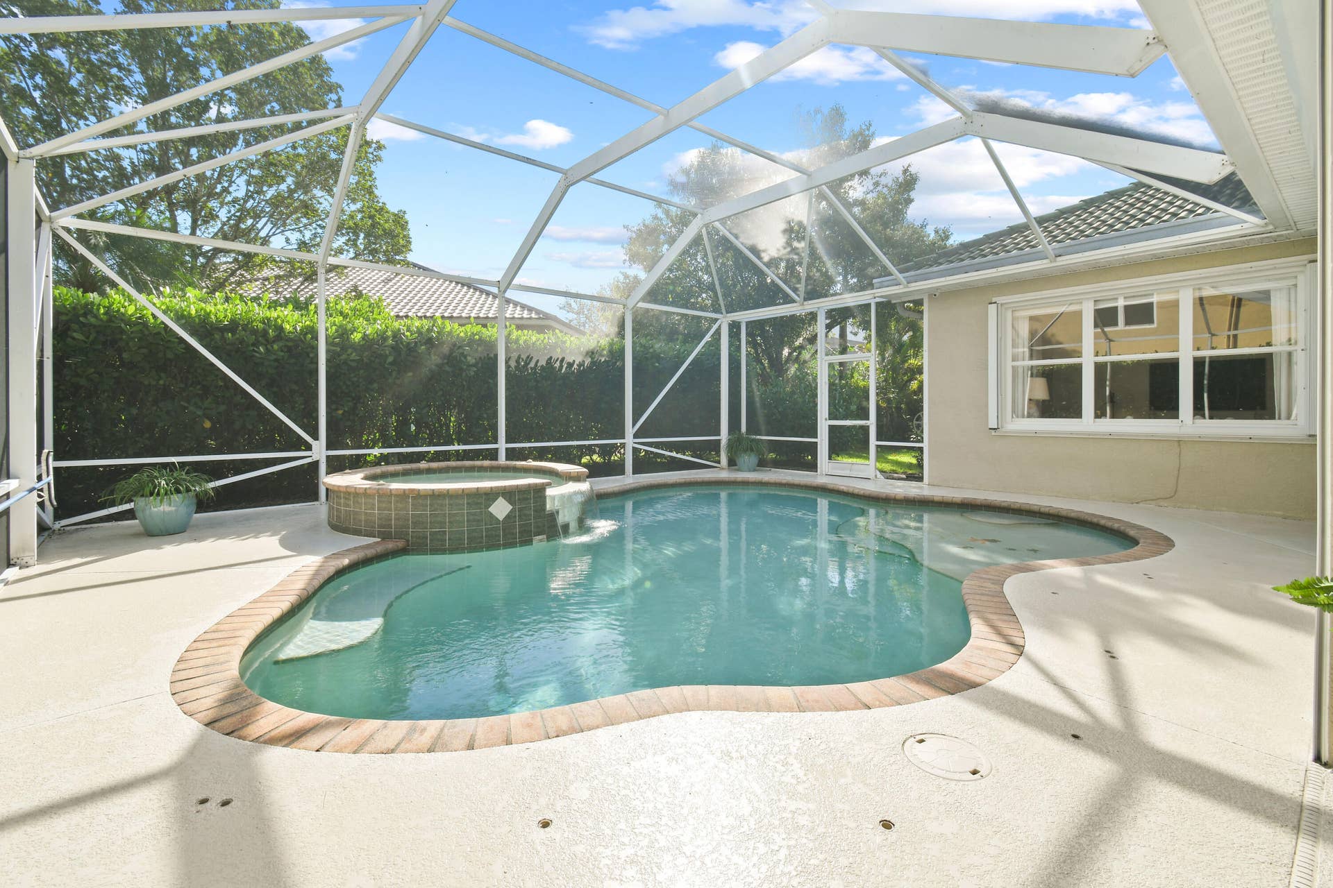 524 PHEASANT Lane N, Jupiter, FL 33458 Pool/Spa