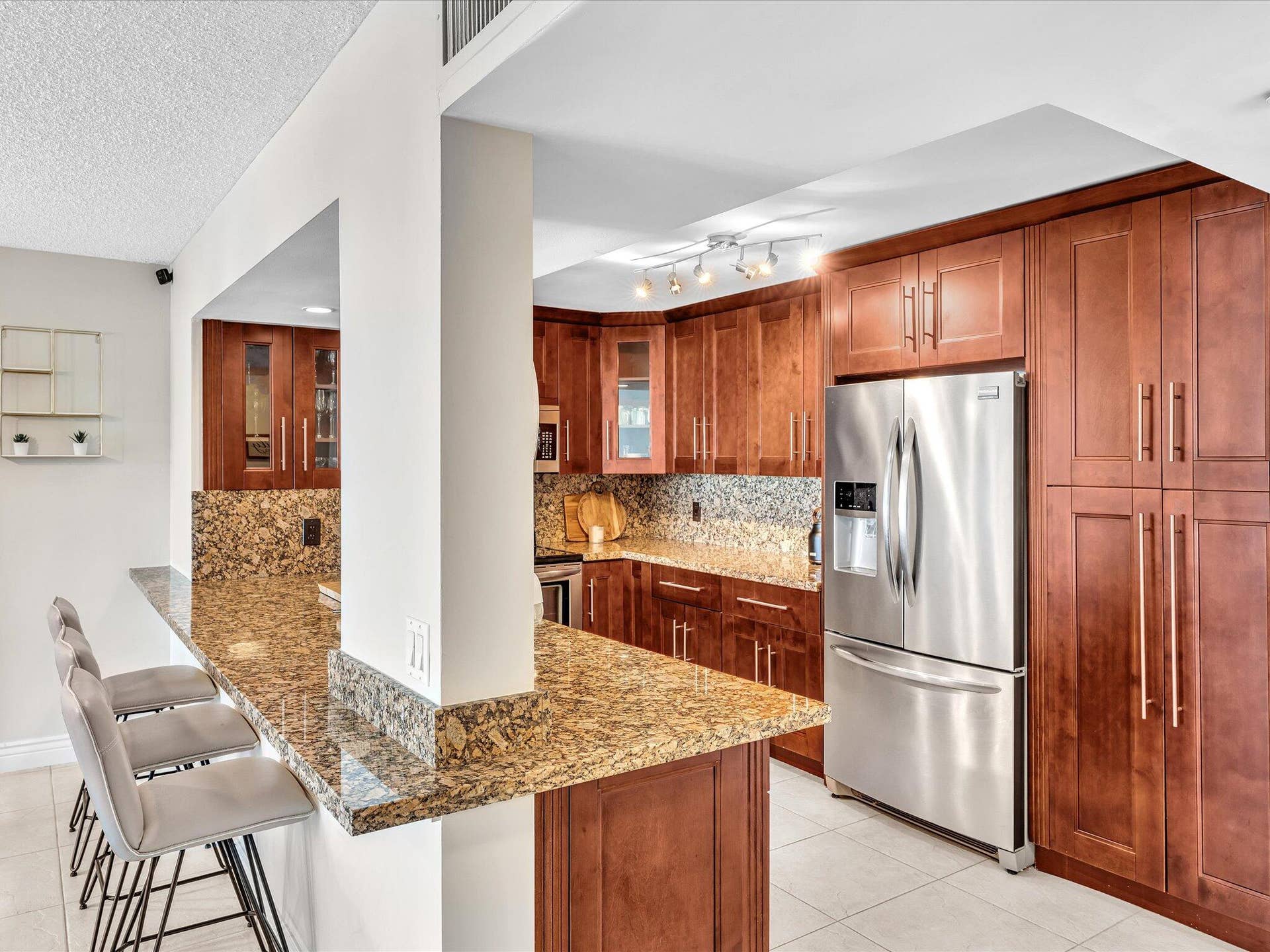 1150 HILLSBORO MILE, #1008, Hillsboro Beach, FL 33062 27-FPP00596