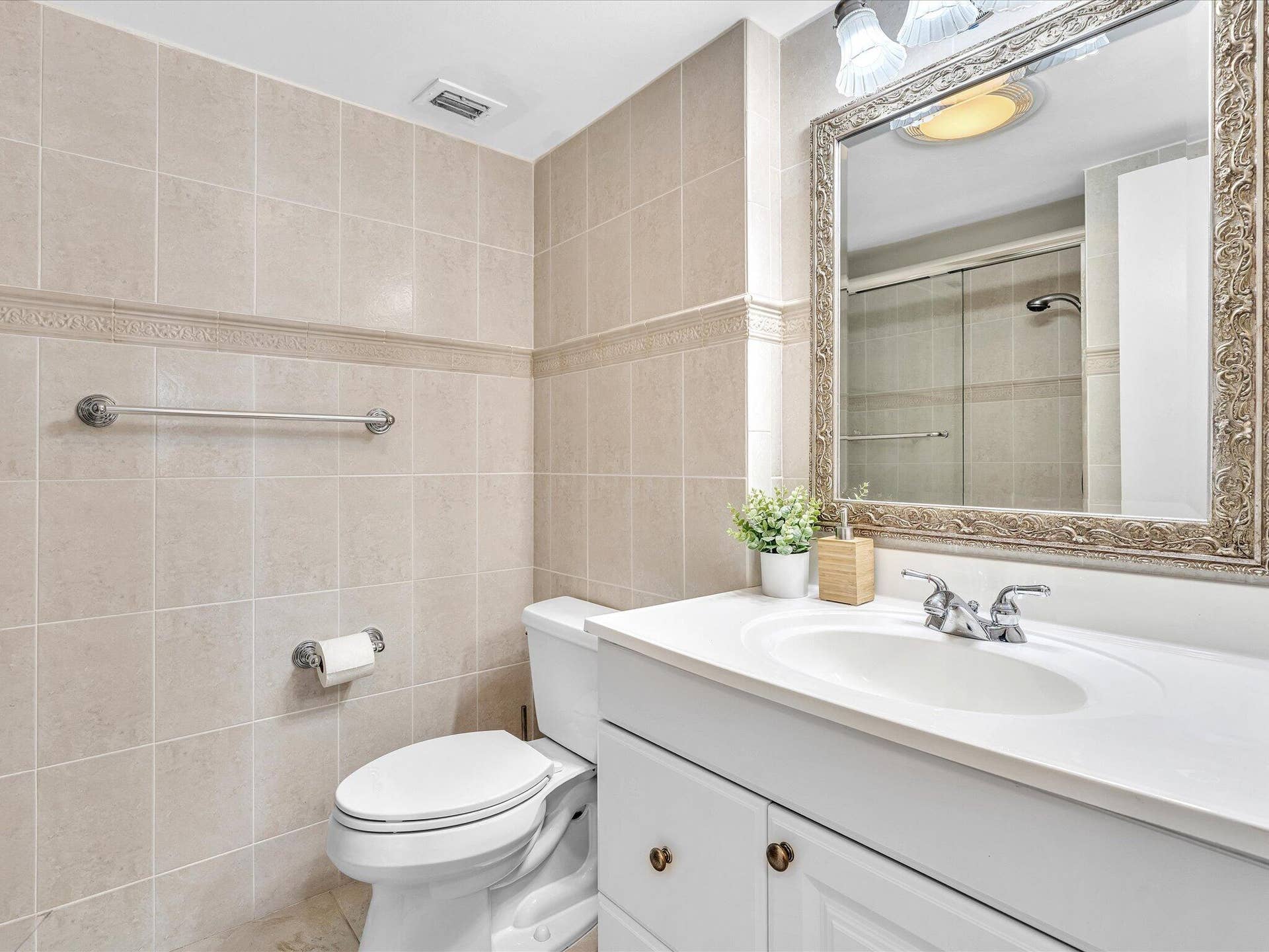 1150 HILLSBORO MILE, #1008, Hillsboro Beach, FL 33062 63-FPP00771