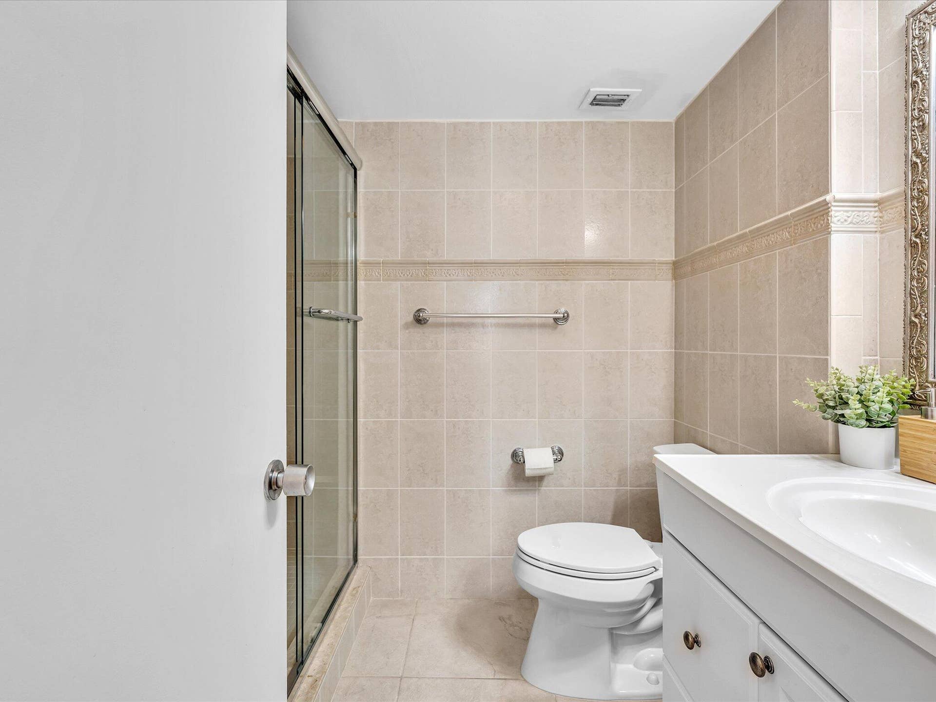 1150 HILLSBORO MILE, #1008, Hillsboro Beach, FL 33062 62-FPP00766