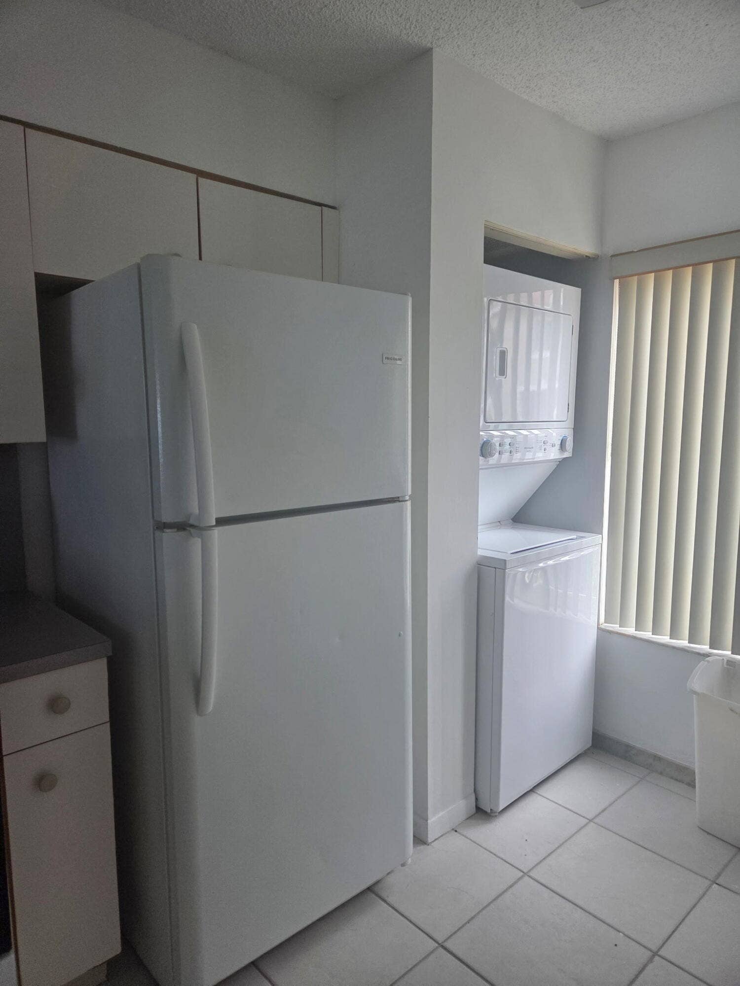 215 RIVIERA Circle, Weston, FL 33326 B - Kitchen 2
