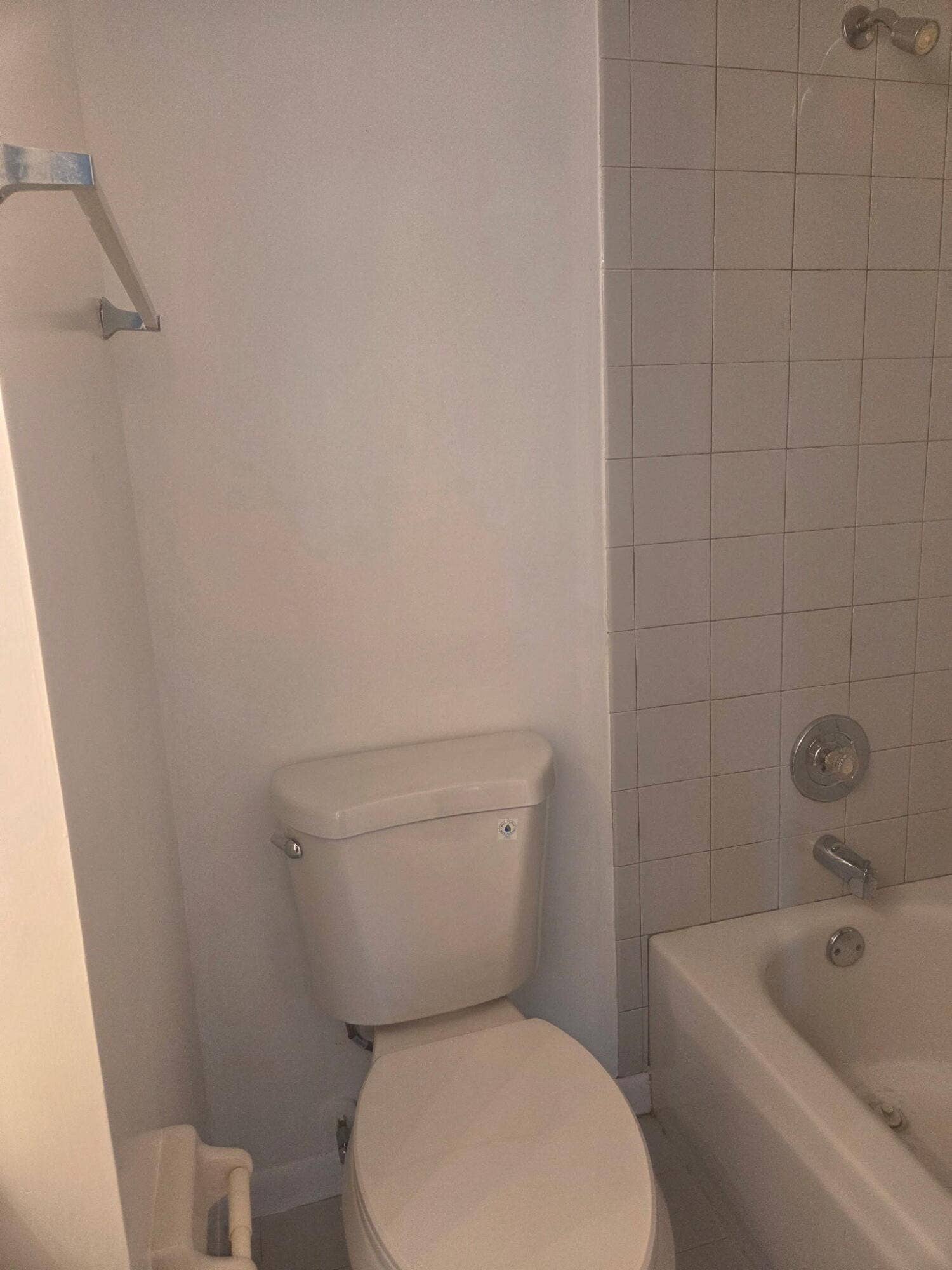 215 RIVIERA Circle, Weston, FL 33326 B - Second bedroom Bath