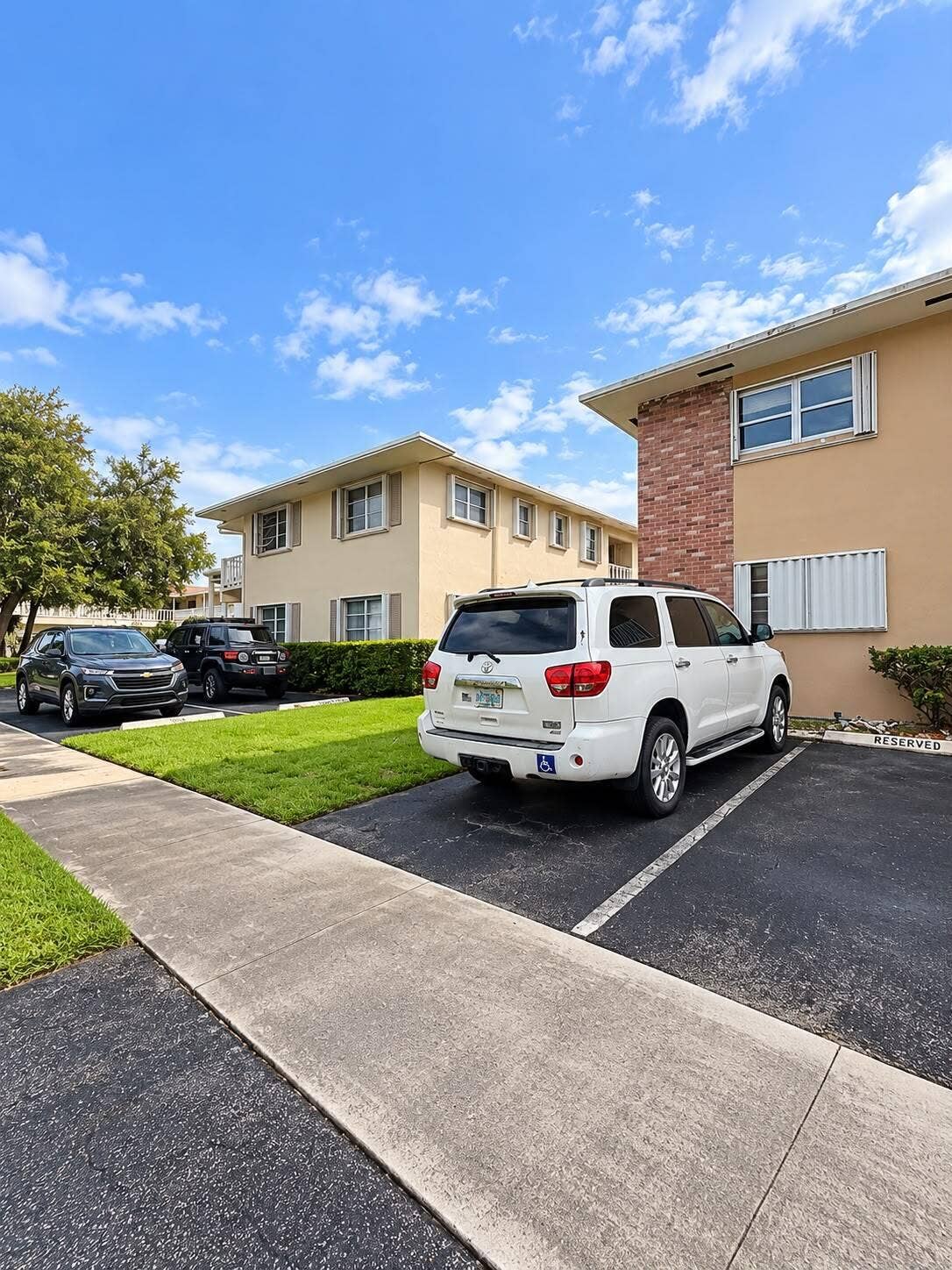 3600 MONROE Street, #5, Hollywood, Hollywood, FL 33021 c