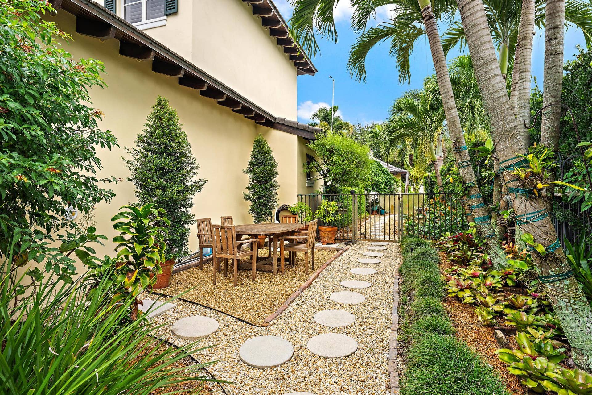 210 Echo Drive, Jupiter, FL 33458 210 Echo Dr-47