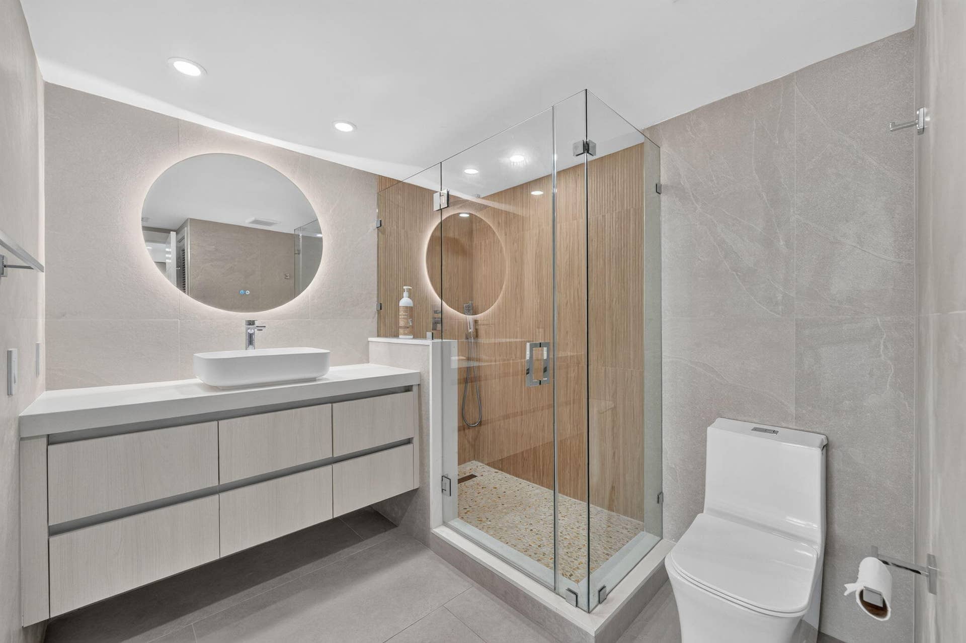 2100 S Ocean Drive, #15E, Fort Lauderdale, FL 33316 Primary Bathroom