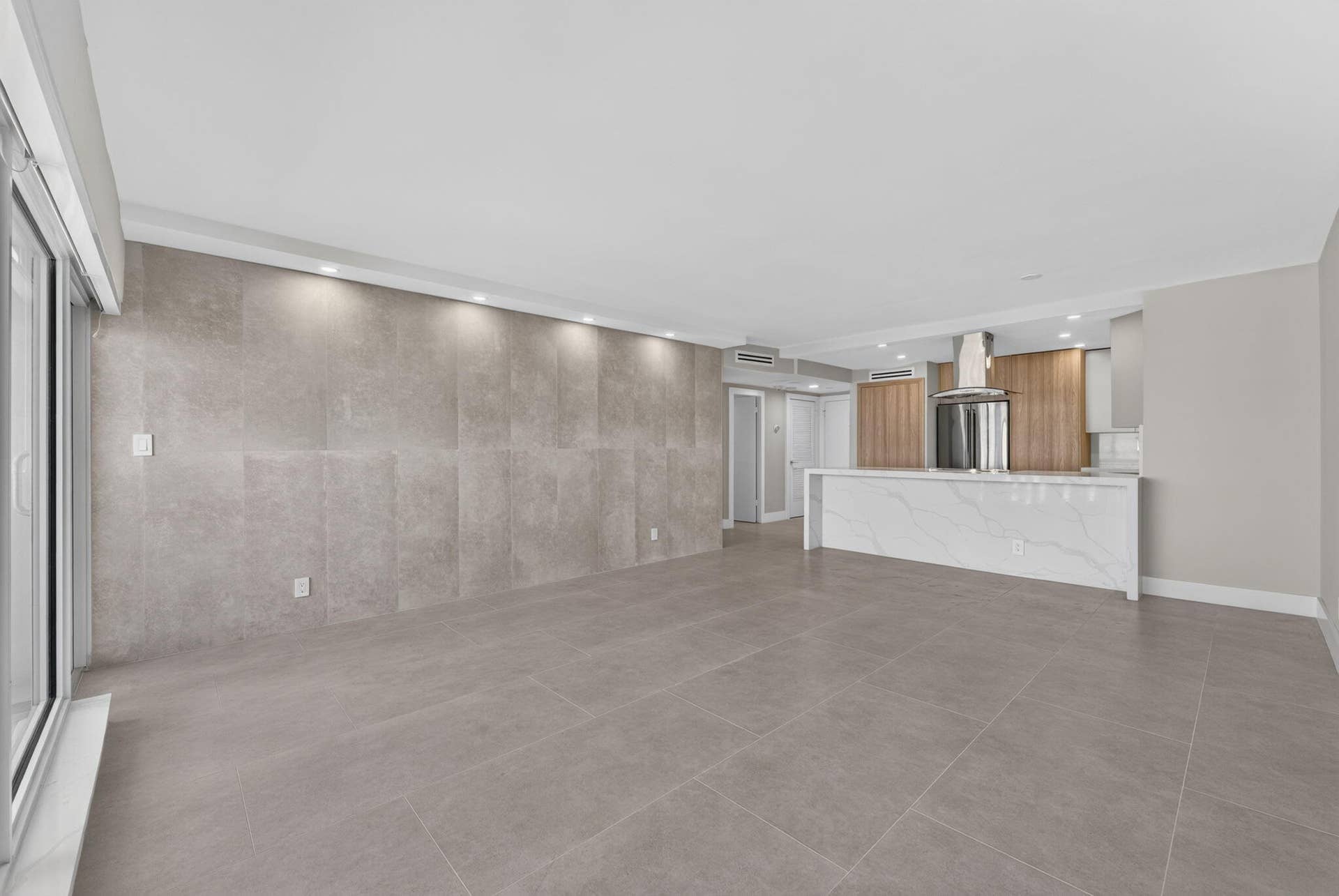 2100 S Ocean Drive, #15E, Fort Lauderdale, FL 33316 Living Room