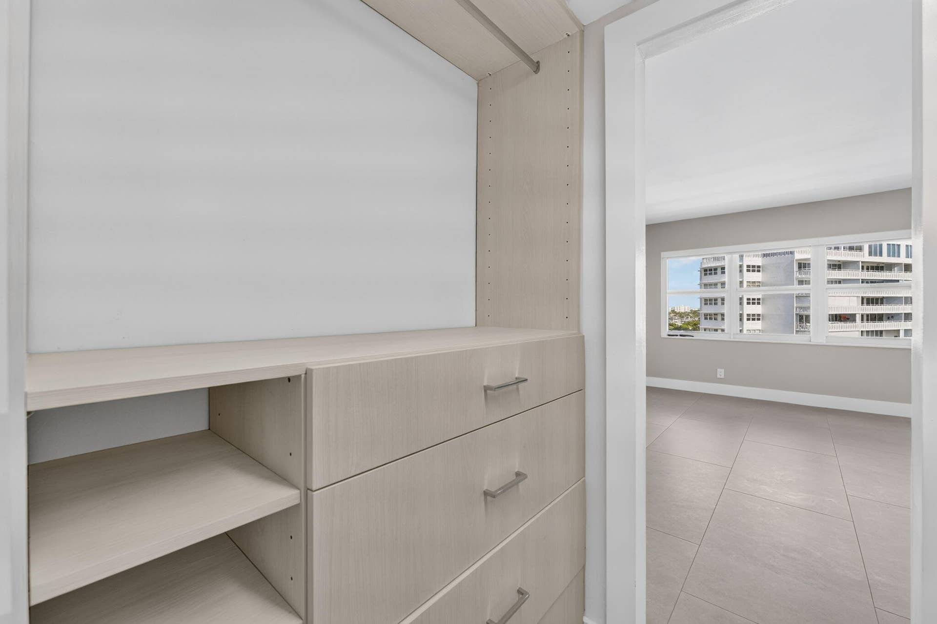 2100 S Ocean Drive, #15E, Fort Lauderdale, FL 33316 Walk-In Closet