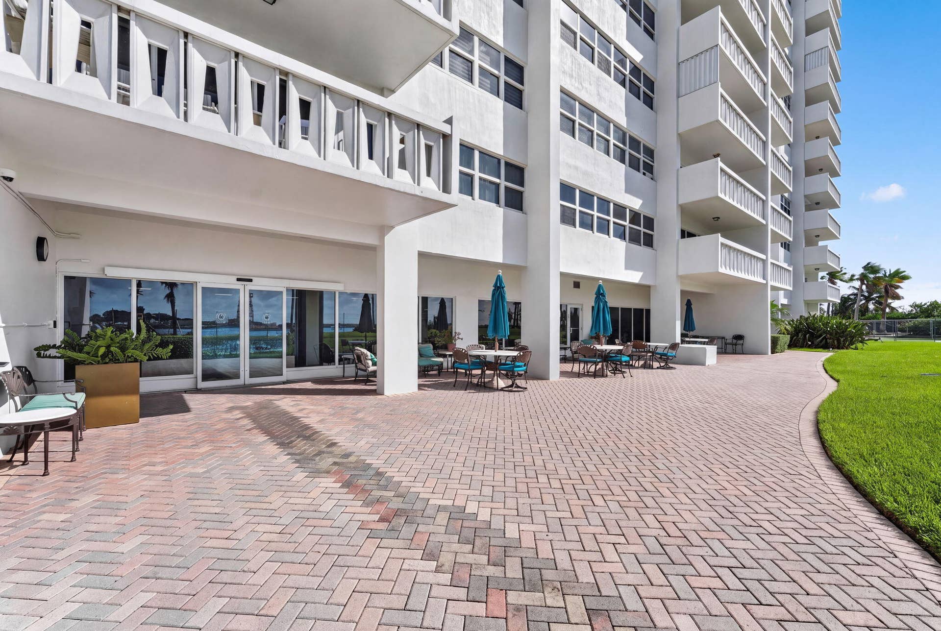 2100 S Ocean Drive, #15E, Fort Lauderdale, FL 33316 Pool Deck