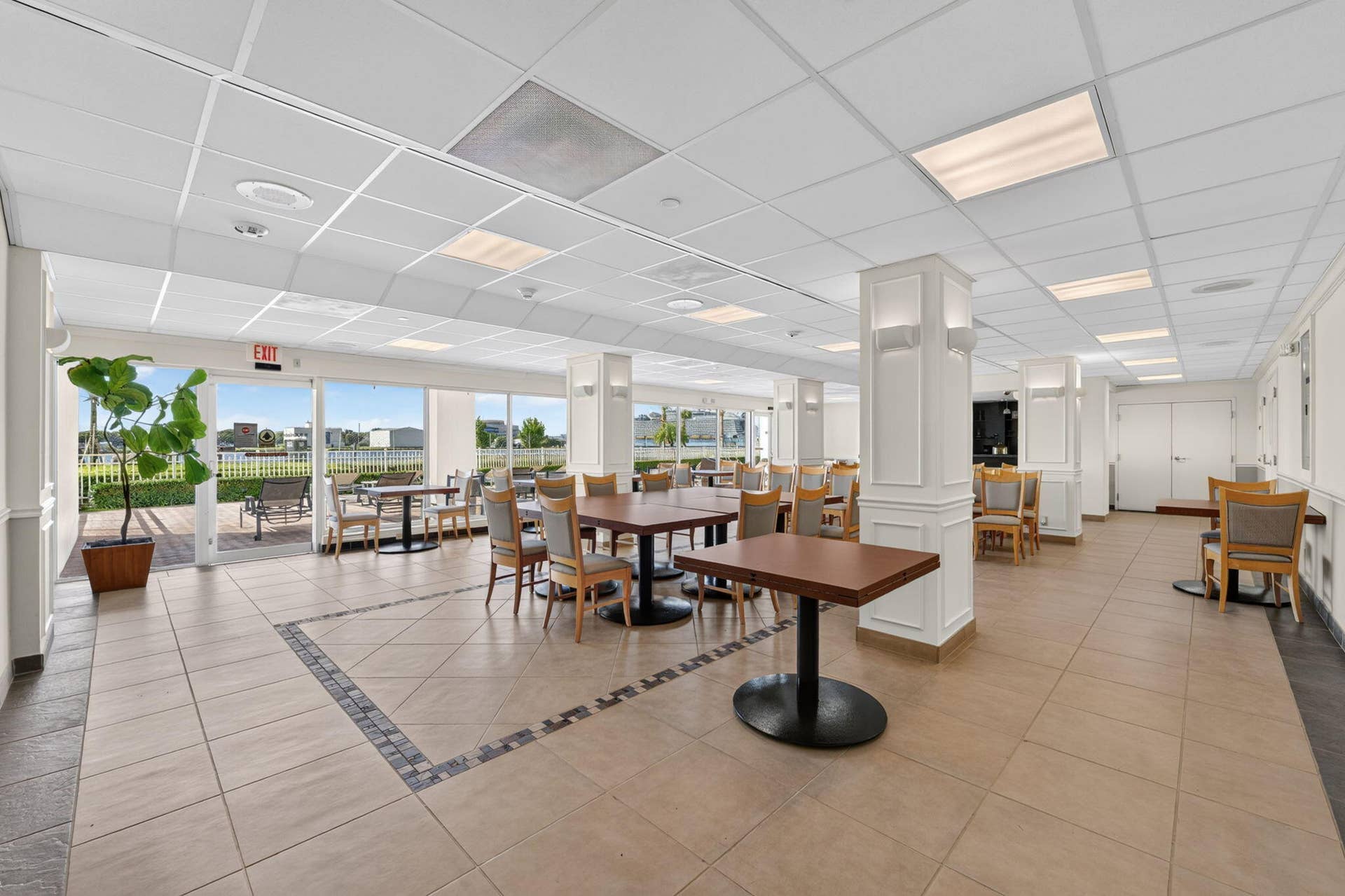 2100 S Ocean Drive, #15E, Fort Lauderdale, FL 33316 Community Room