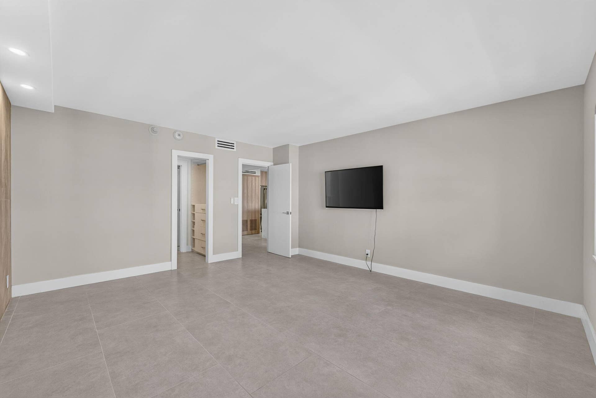 2100 S Ocean Drive, #15E, Fort Lauderdale, FL 33316 Primary Bedroom