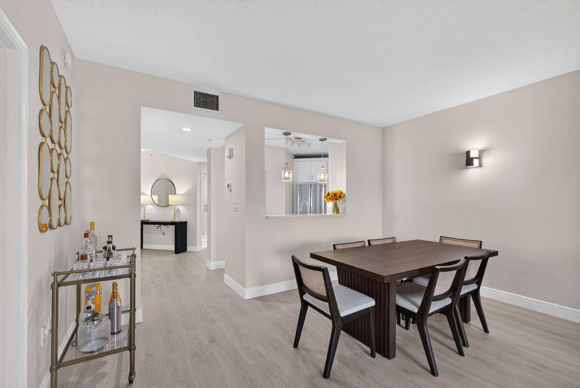 300 UNO LAGO Drive, #104, Juno Beach, FL 33408 Dining Area