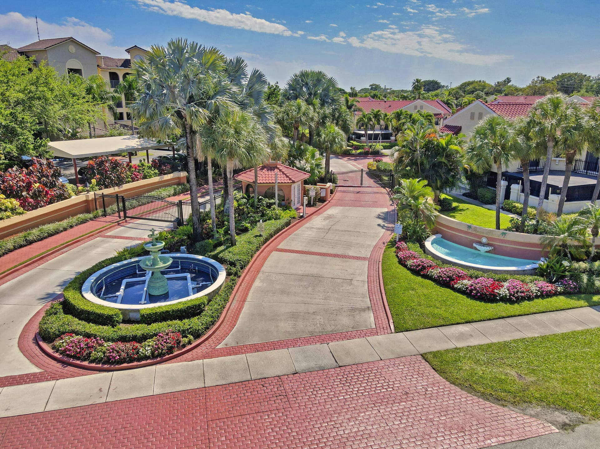 300 UNO LAGO Drive, #104, Juno Beach, FL 33408 Entrance