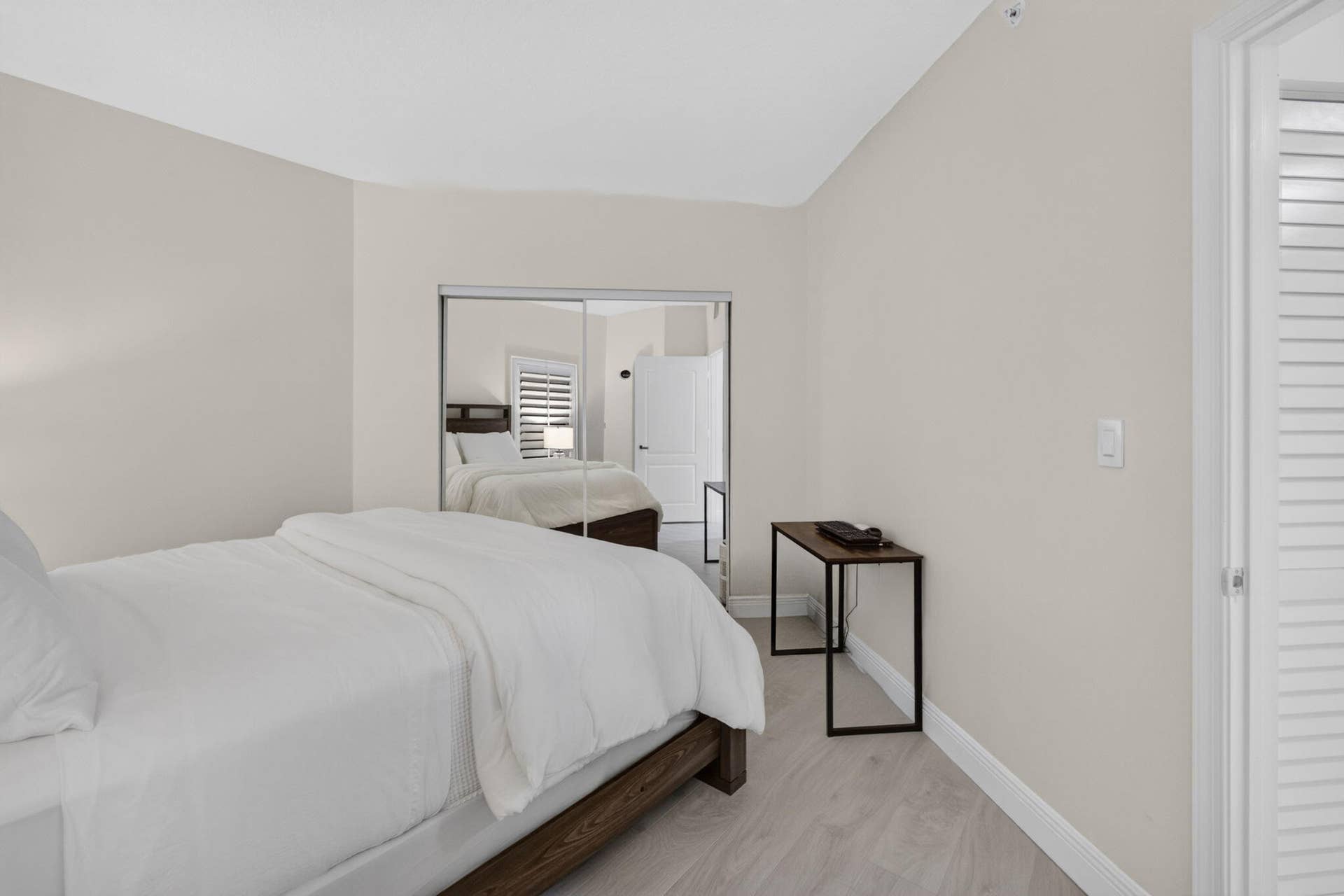 300 UNO LAGO Drive, #104, Juno Beach, FL 33408 Guest Bedroom