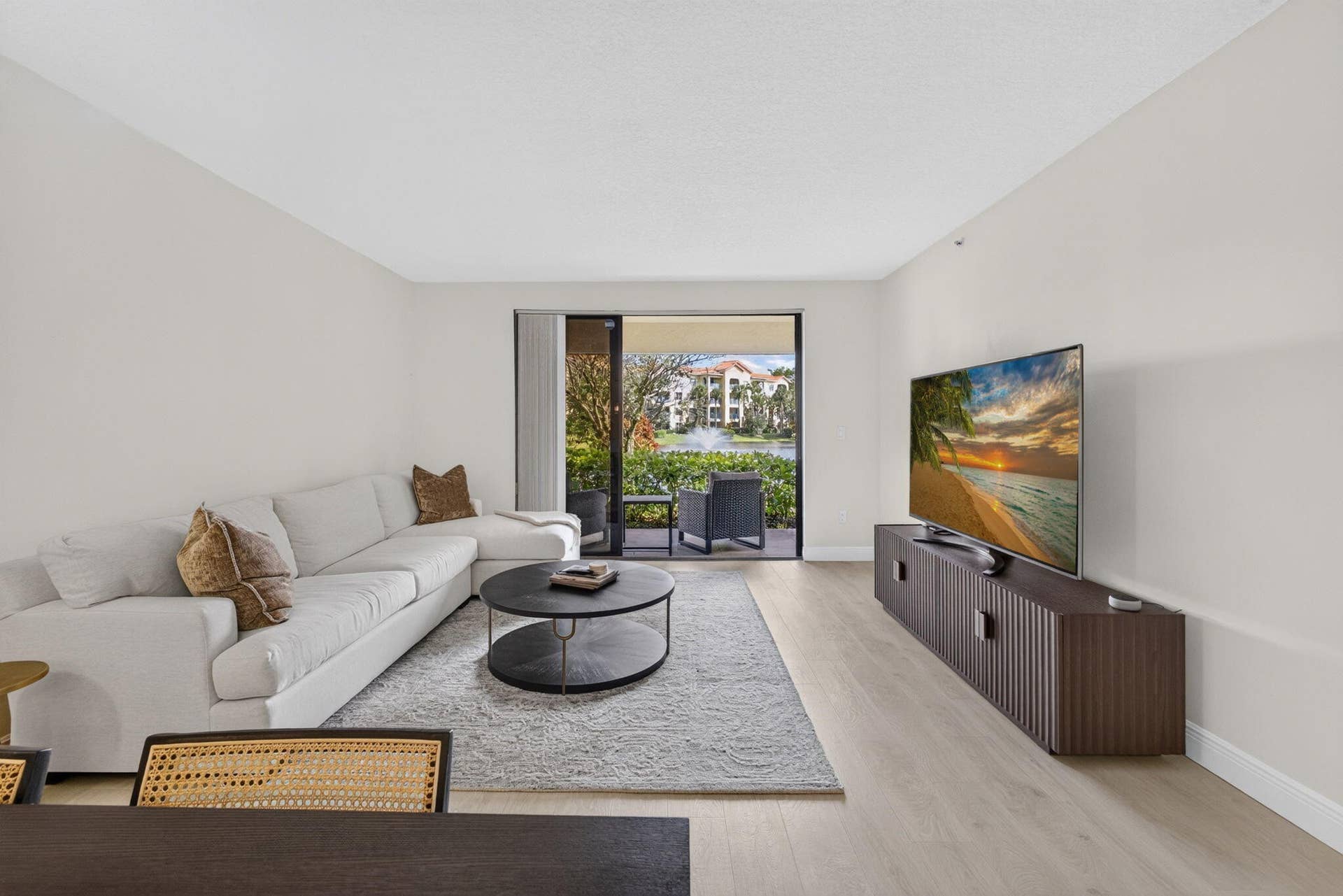 300 UNO LAGO Drive, #104, Juno Beach, FL 33408 Living Room