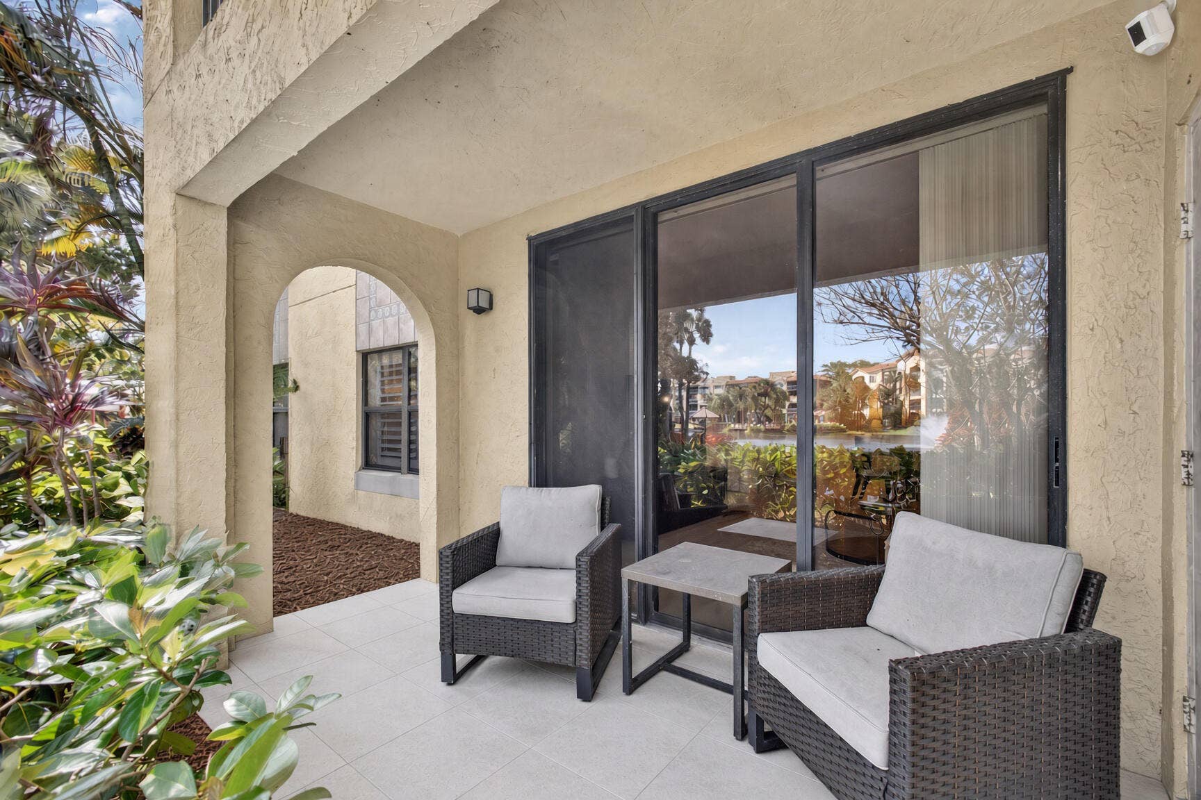 300 UNO LAGO Drive, #104, Juno Beach, FL 33408 Lake View