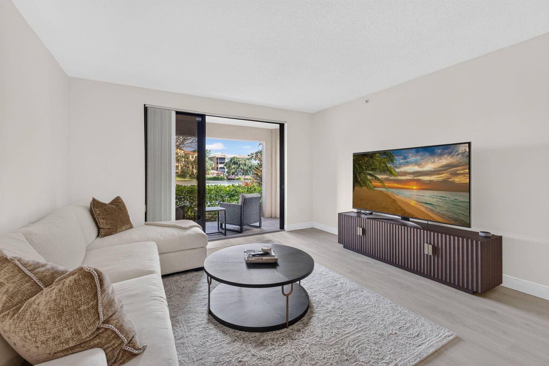 300 UNO LAGO Drive, #104, Juno Beach, FL 33408 Living Room