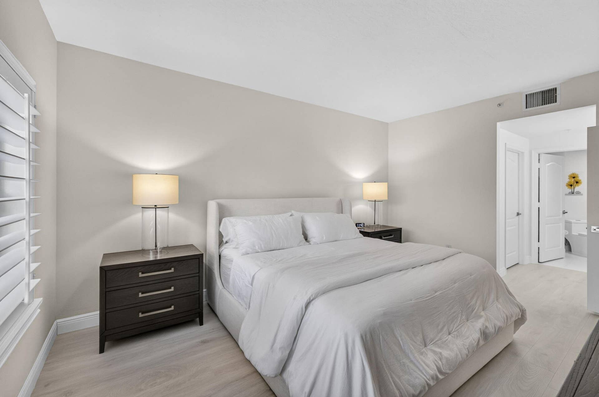 300 UNO LAGO Drive, #104, Juno Beach, FL 33408 Master Bedroom