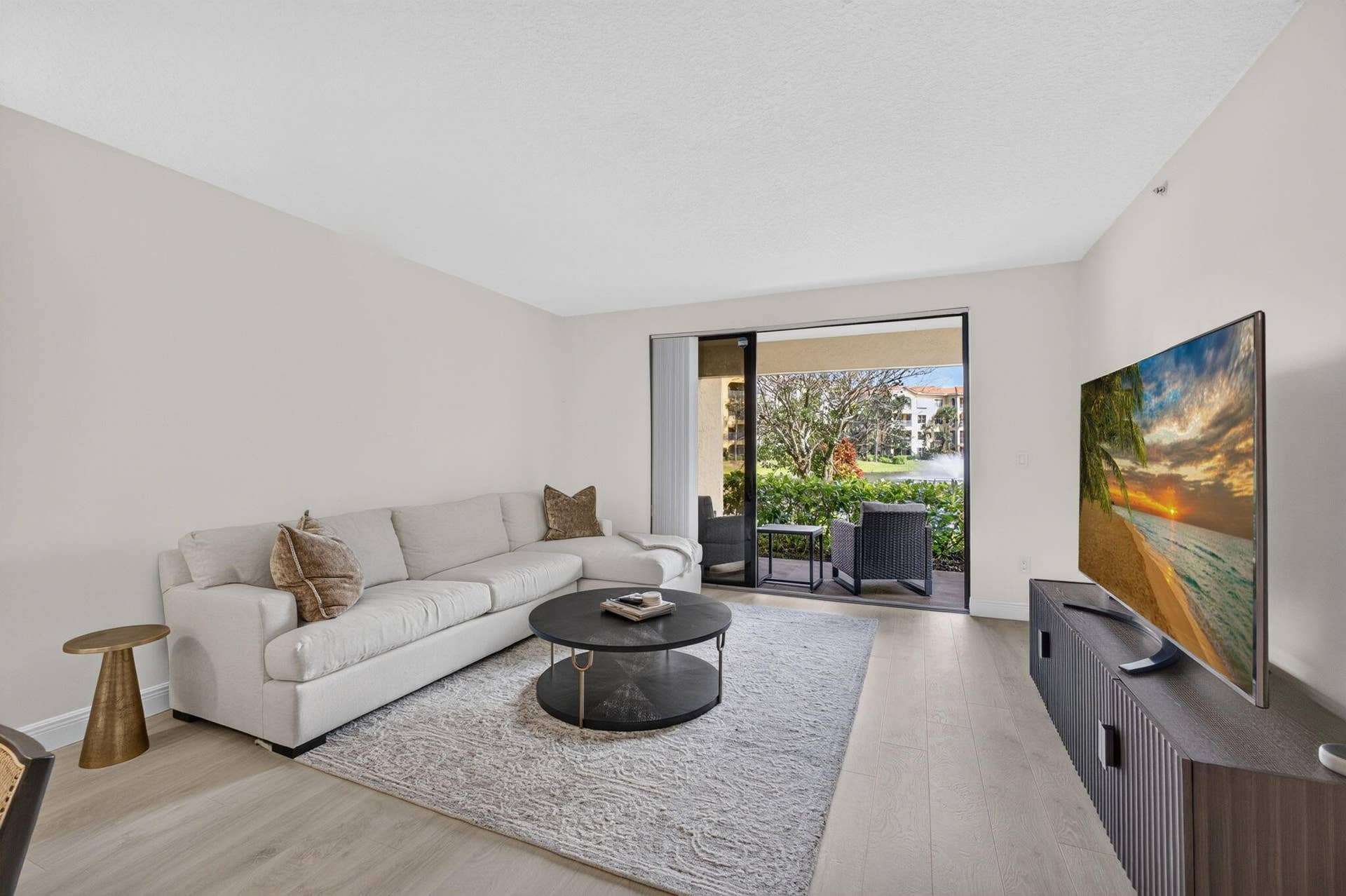 300 UNO LAGO Drive, #104, Juno Beach, FL 33408 Living Room