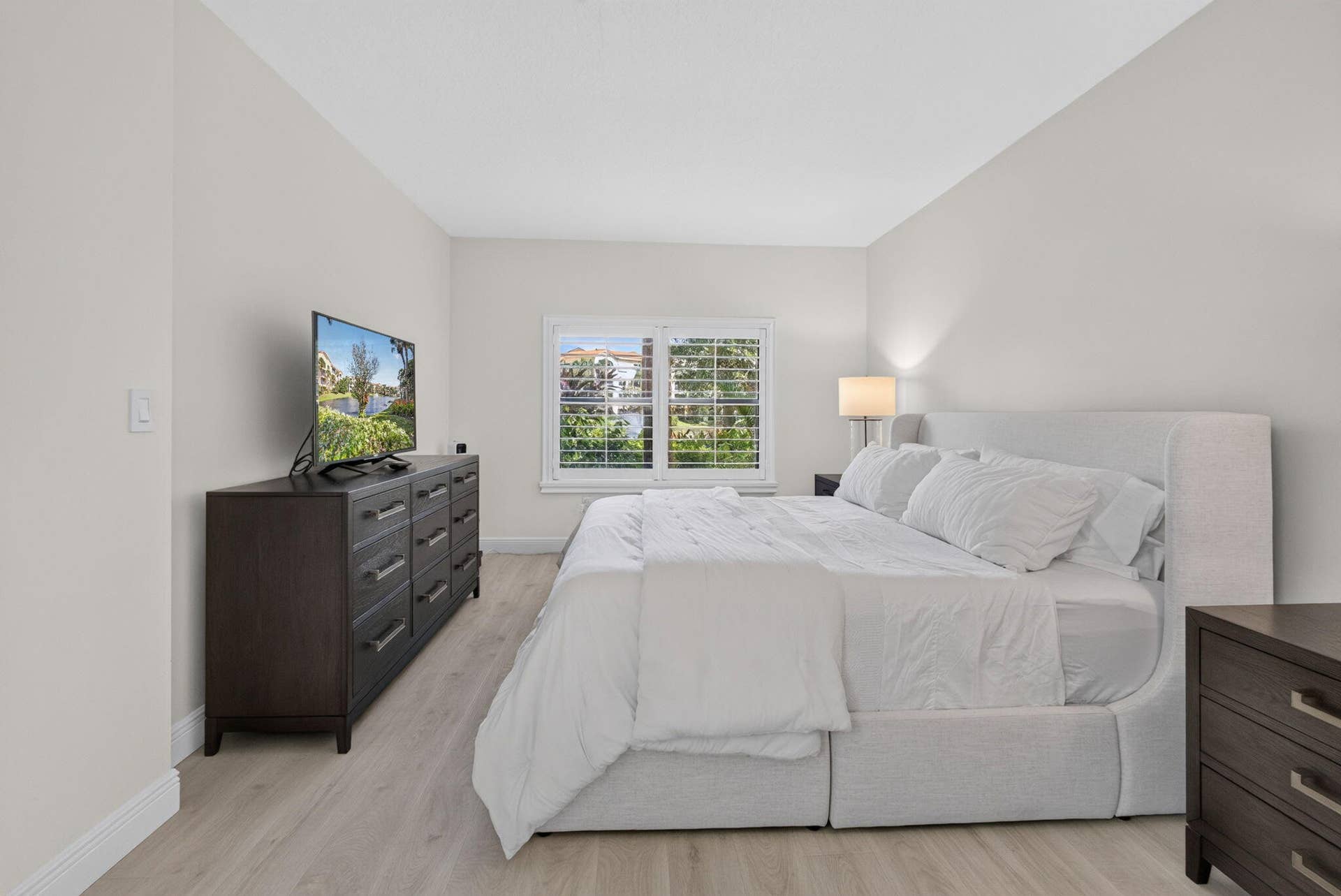 300 UNO LAGO Drive, #104, Juno Beach, FL 33408 Master Bedroom