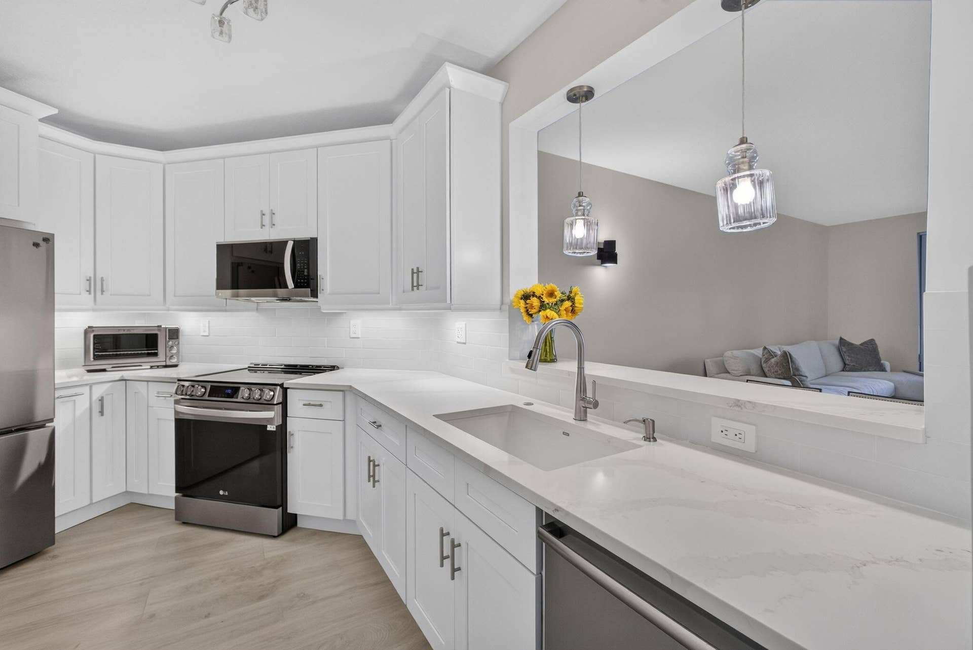 300 UNO LAGO Drive, #104, Juno Beach, FL 33408 Kitchen