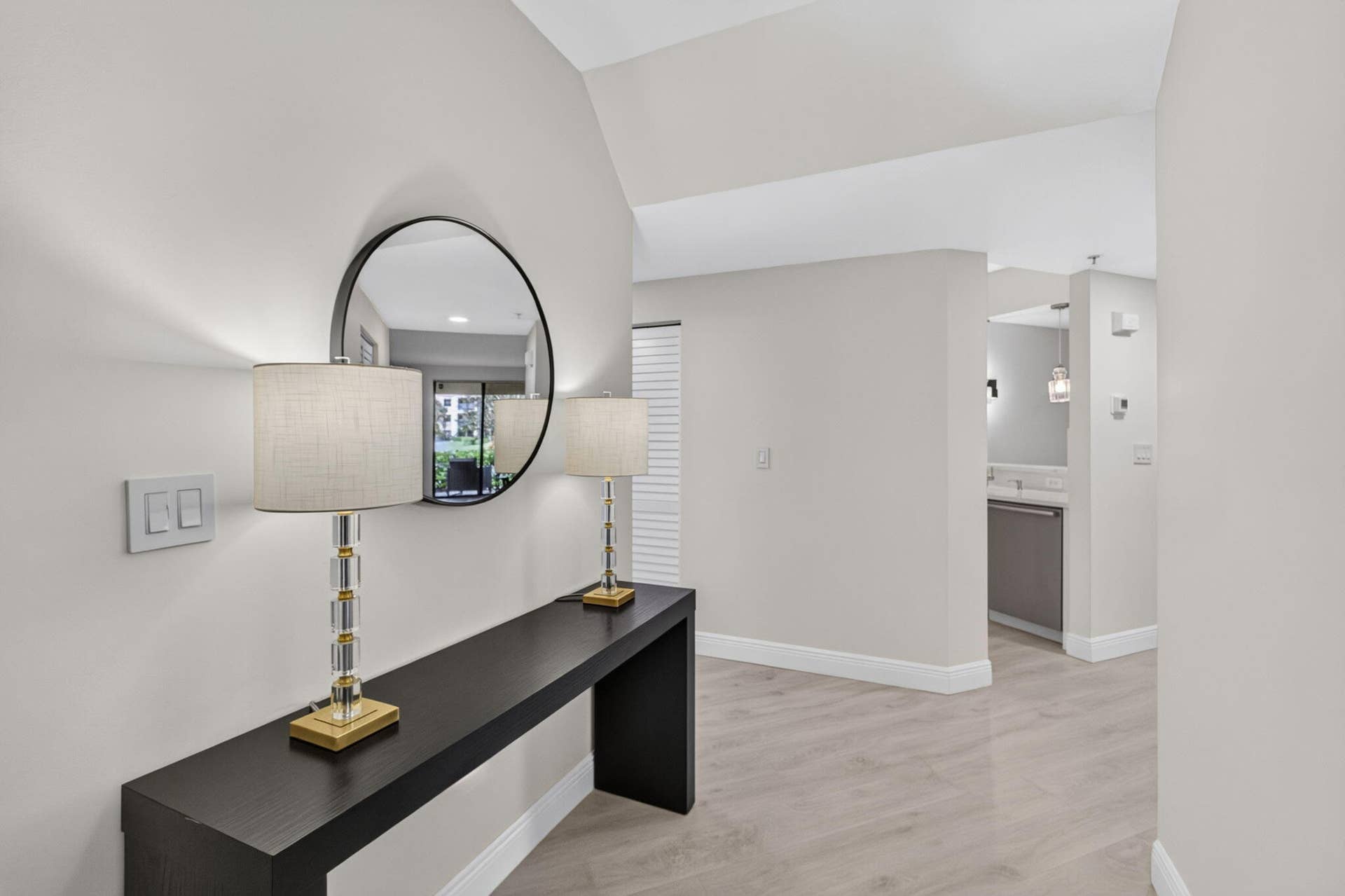 300 UNO LAGO Drive, #104, Juno Beach, FL 33408 Foyer