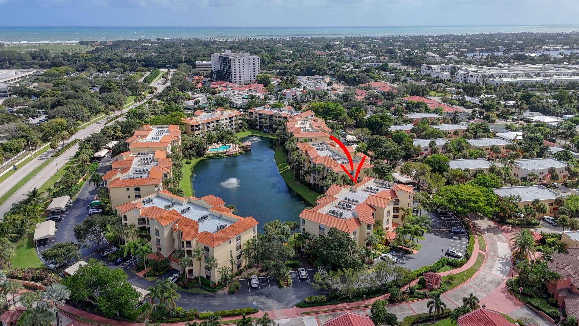300 UNO LAGO Drive, #104, Juno Beach, FL 33408 Minutes from the Beach