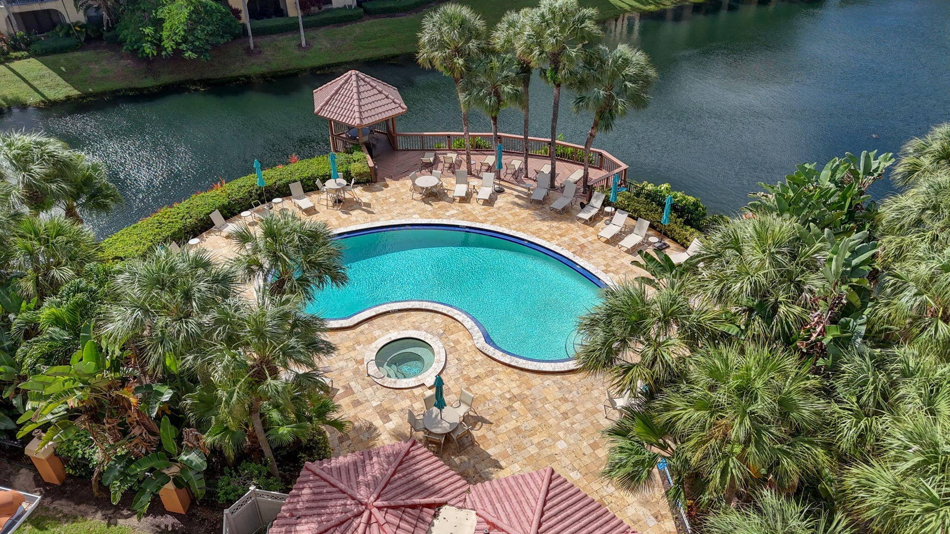 300 UNO LAGO Drive, #104, Juno Beach, FL 33408 Lagoon Pool